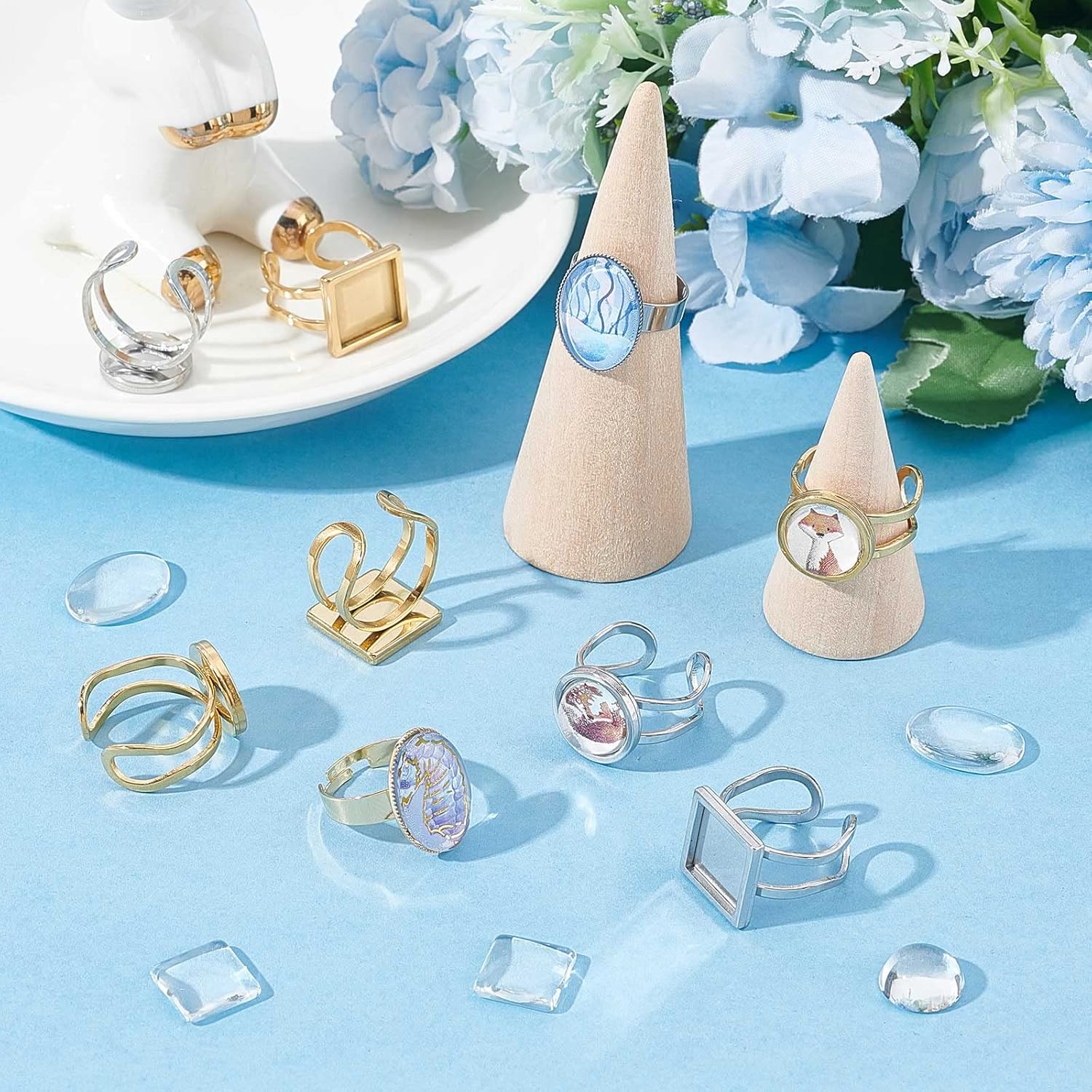 SUNNYCLUE 24 piezas DIY 12 juegos de anillos de dedo en blanco anillos bisel bandejas ajustables de acero inoxidable anillo base anillos en blanco