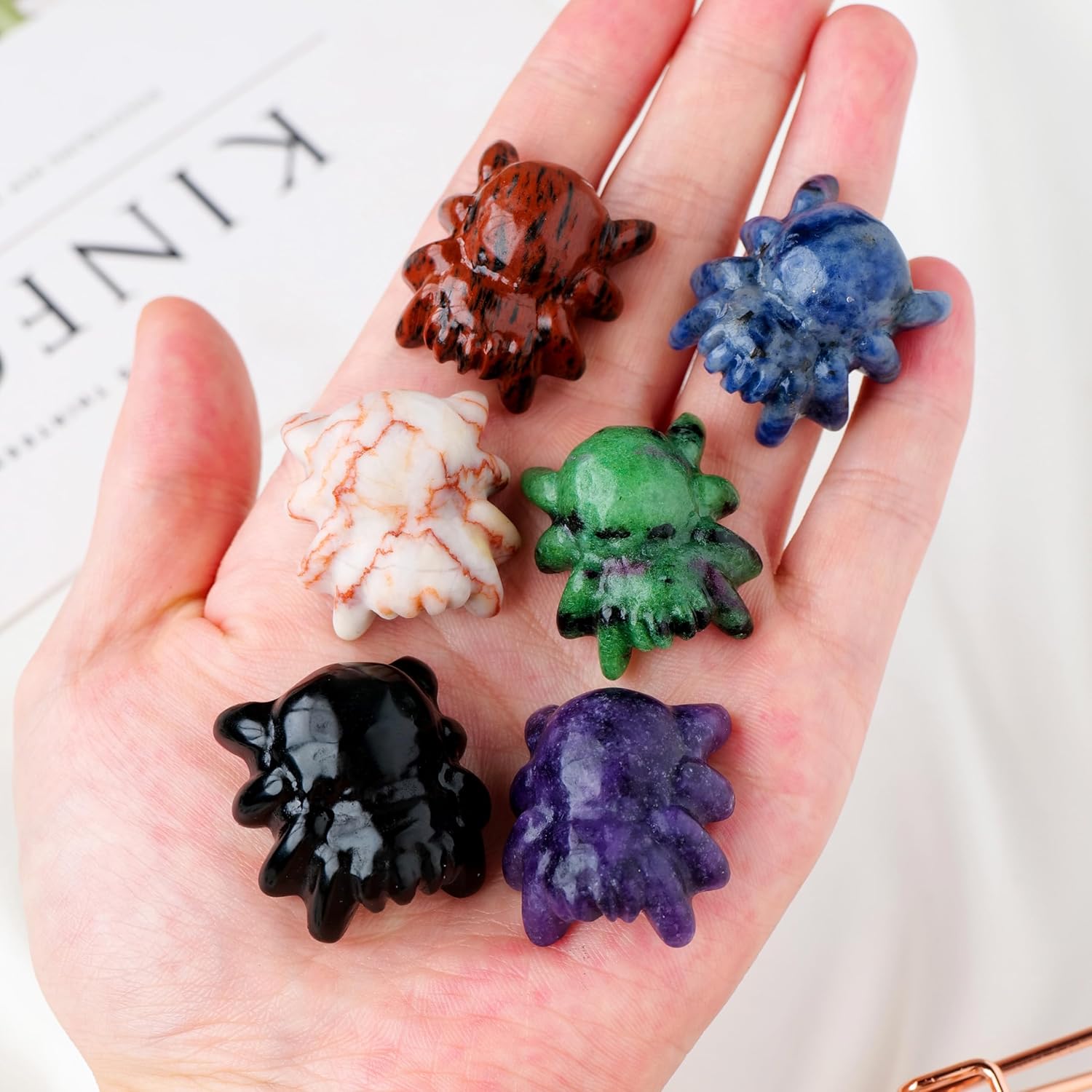 Runyangshi Tallados de calcita de cristal natural de 1.18 pulgadas, figura de araña de cristal tallada a mano, estatuas de cristal curativo,