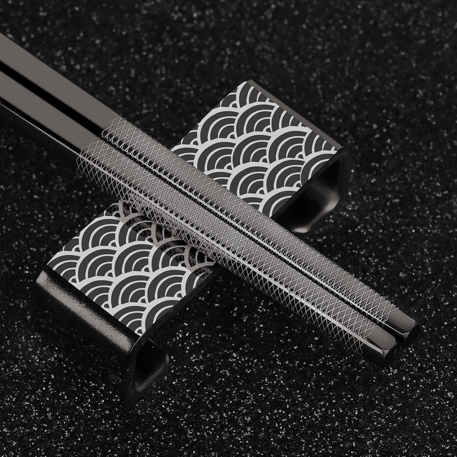 Palillos de metal reutilizables, 2 pares de palillos chapados en titanio, acero inoxidable 188 con soporte, aptos para lavavajillas, ligeros, estilo