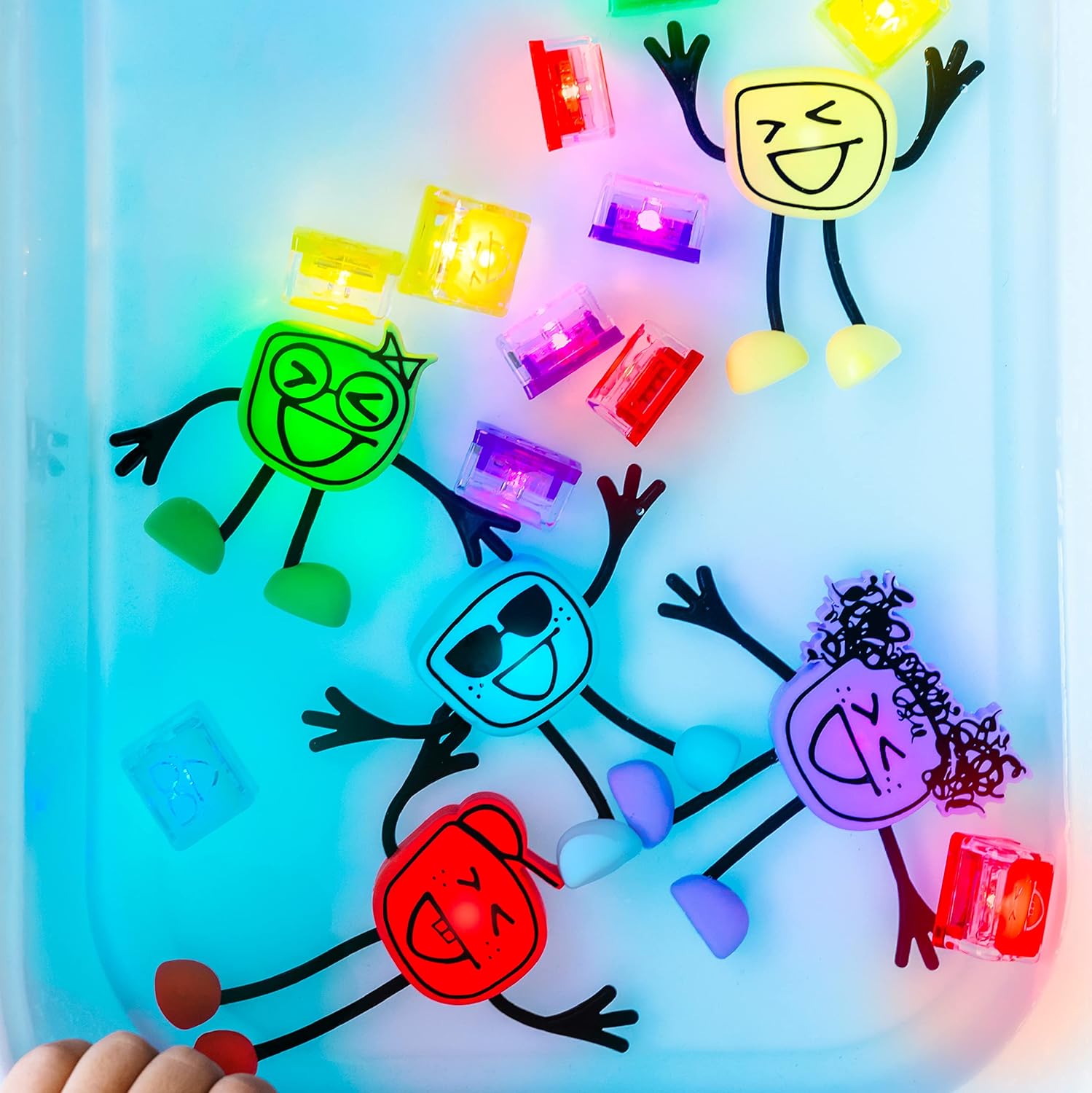 Glo Pals Paquete de cubos iluminados activados por agua para juegos sensoriales (listos, listos, brillantes, rojo, amarillo + verde)
