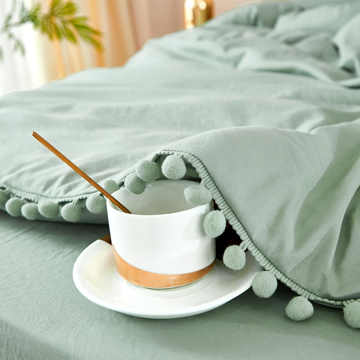 Litanika Juego de edredón tamaño Queen, color verde salvia, edredón de 7 piezas con flecos de pompones, juego de cama bohemio estético con edredón,