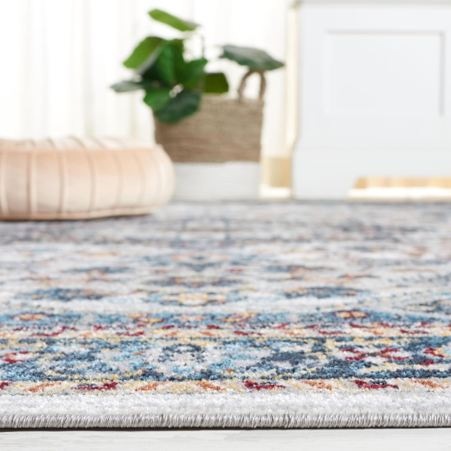 SAFAVIEH Bayside Collection – Alfombra de área, 5.3 x 7.6 pies, color azul y gris, diseño oriental tradicional, no desprende pelusa y de fácil