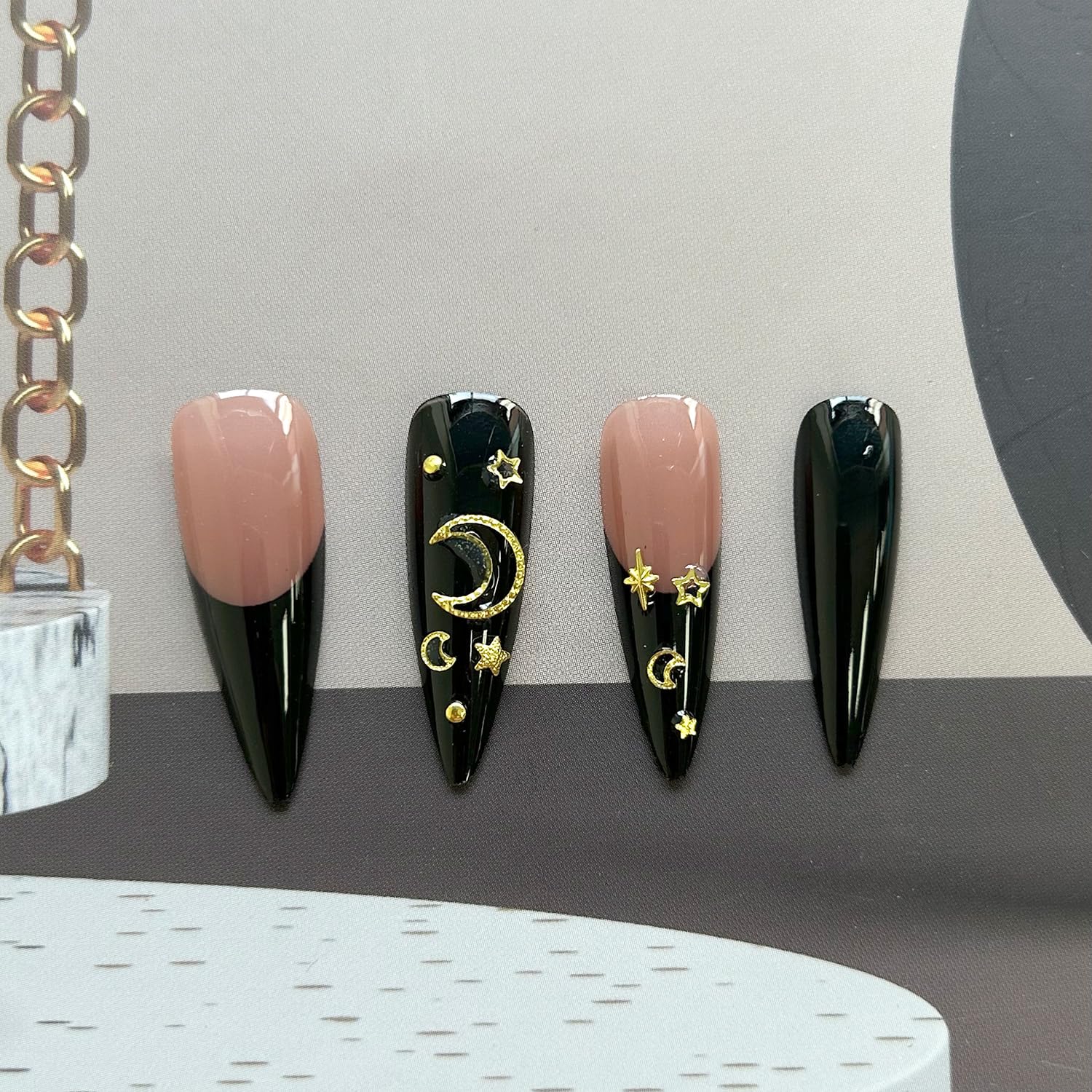 Uñas postizas a presión estilo stiletto, uñas postizas de Halloween, uñas negras de bruja con diseños de estrellas y luna, uñas acrílicas brillantes