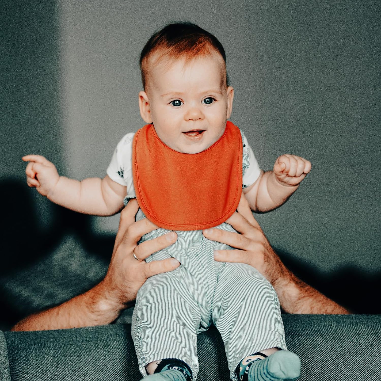 Baberos a presión para niños y niñas, paquete de 10 baberos bandana con broche, baberos de algodón orgánico con cierre a presión para recién nacidos