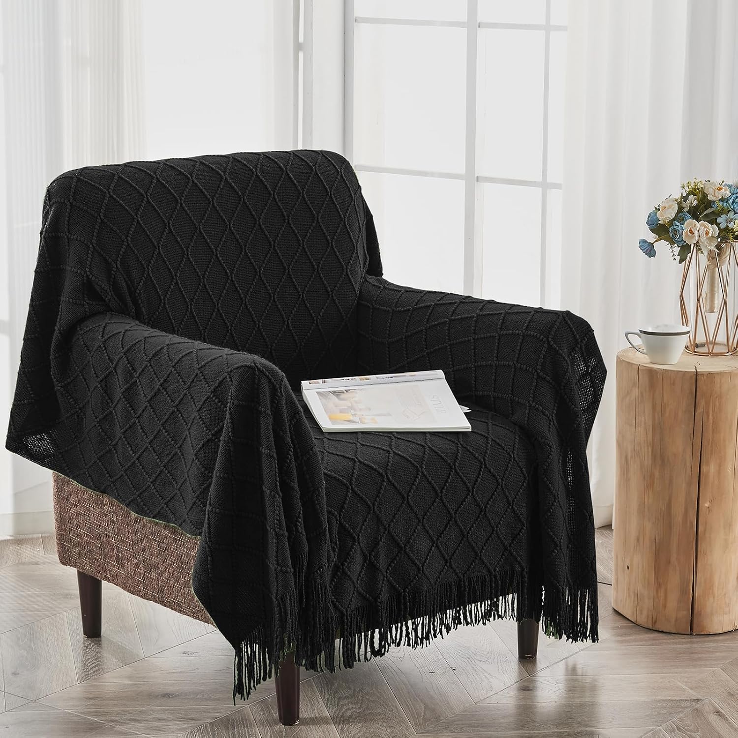inhand Mantas de punto para sofá y cama, manta de punto suave y acogedora con borla, mantas decorativas ligeras negras y mantas, manta tejida cálida
