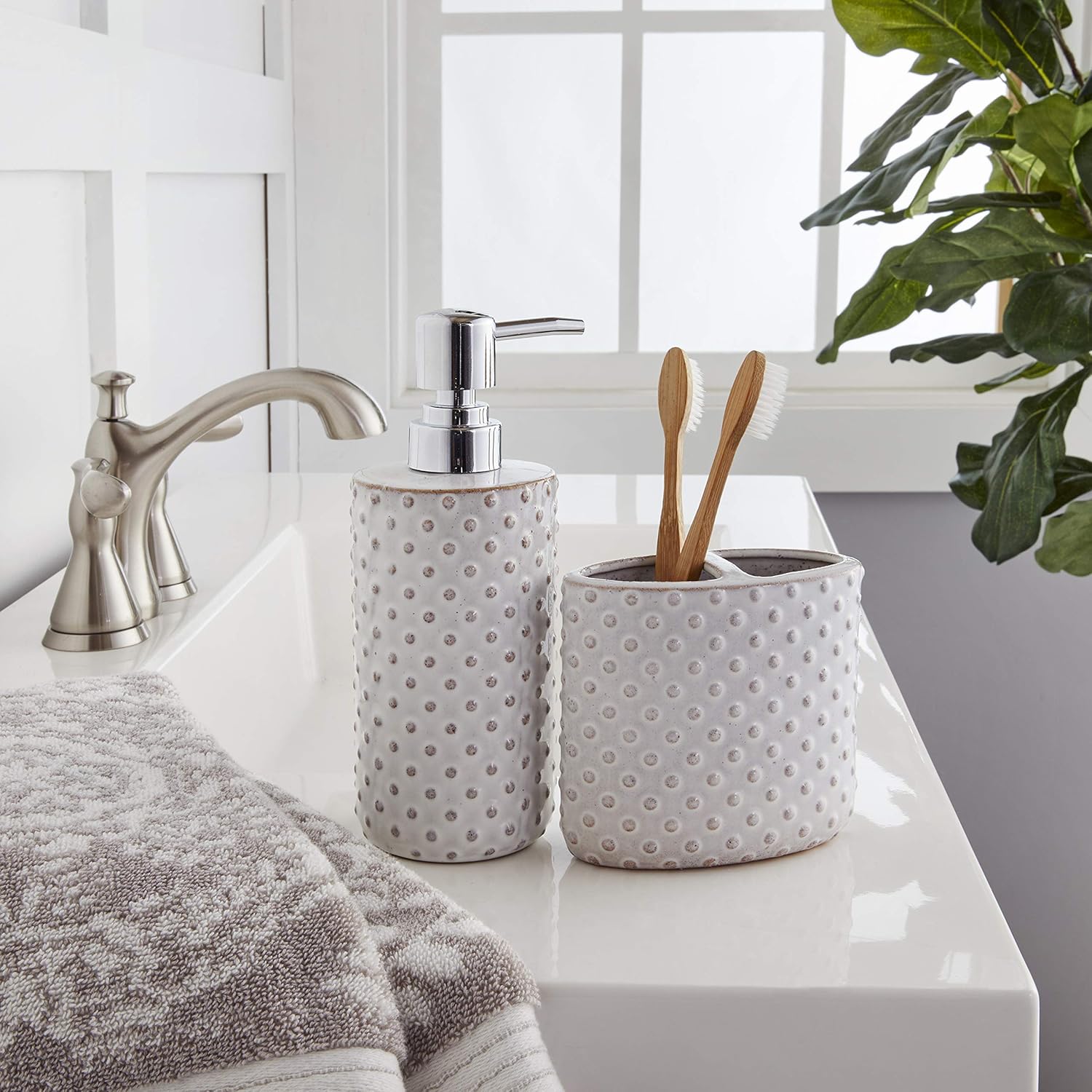 SKL Home by Saturday Knight Ltd. Dispensador de jabón de clavos