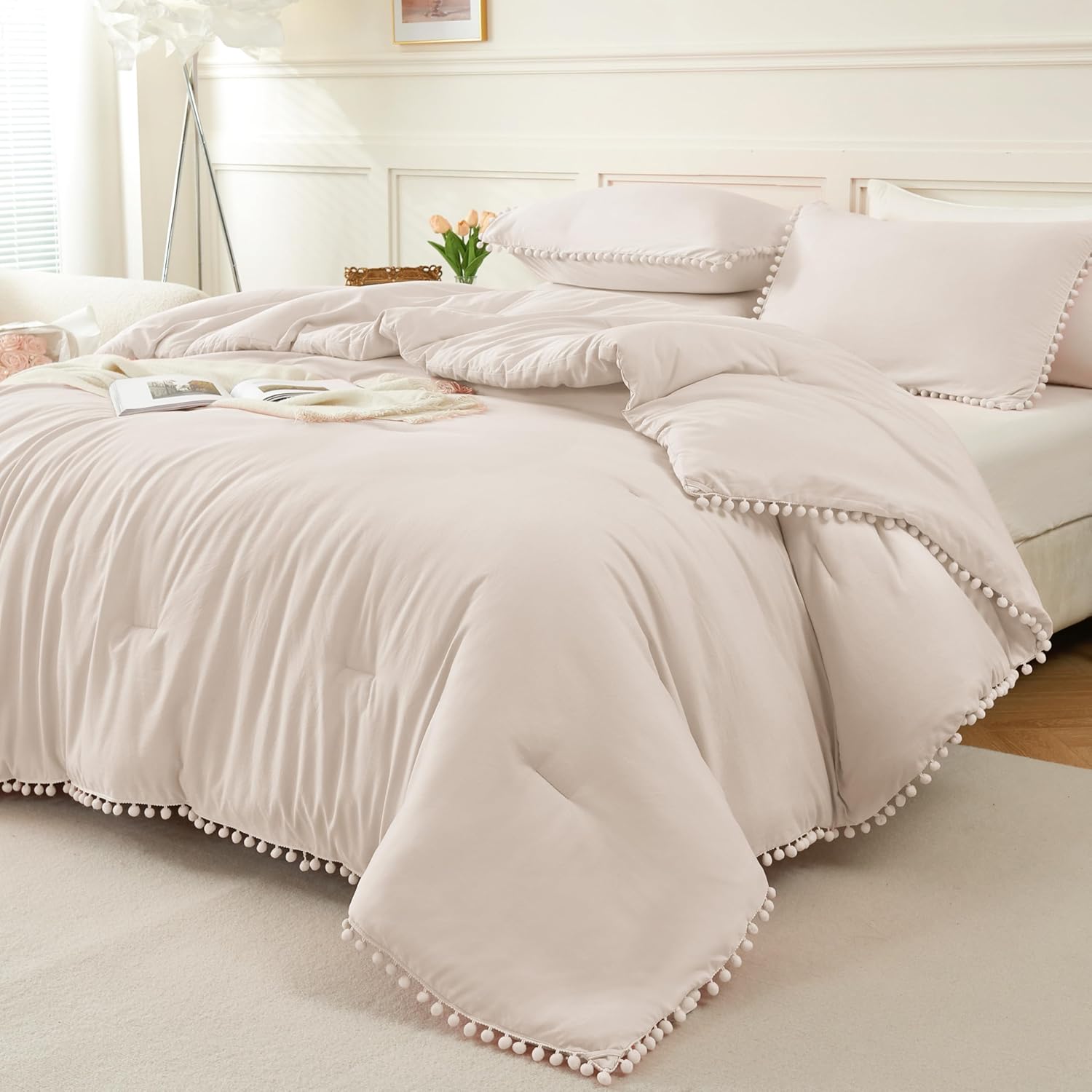 Litanika Juego de edredón de tamaño Queen beige, 3 piezas beige bohemio con pompones, ropa de cama ligera para todas las estaciones (1 edredón de 90