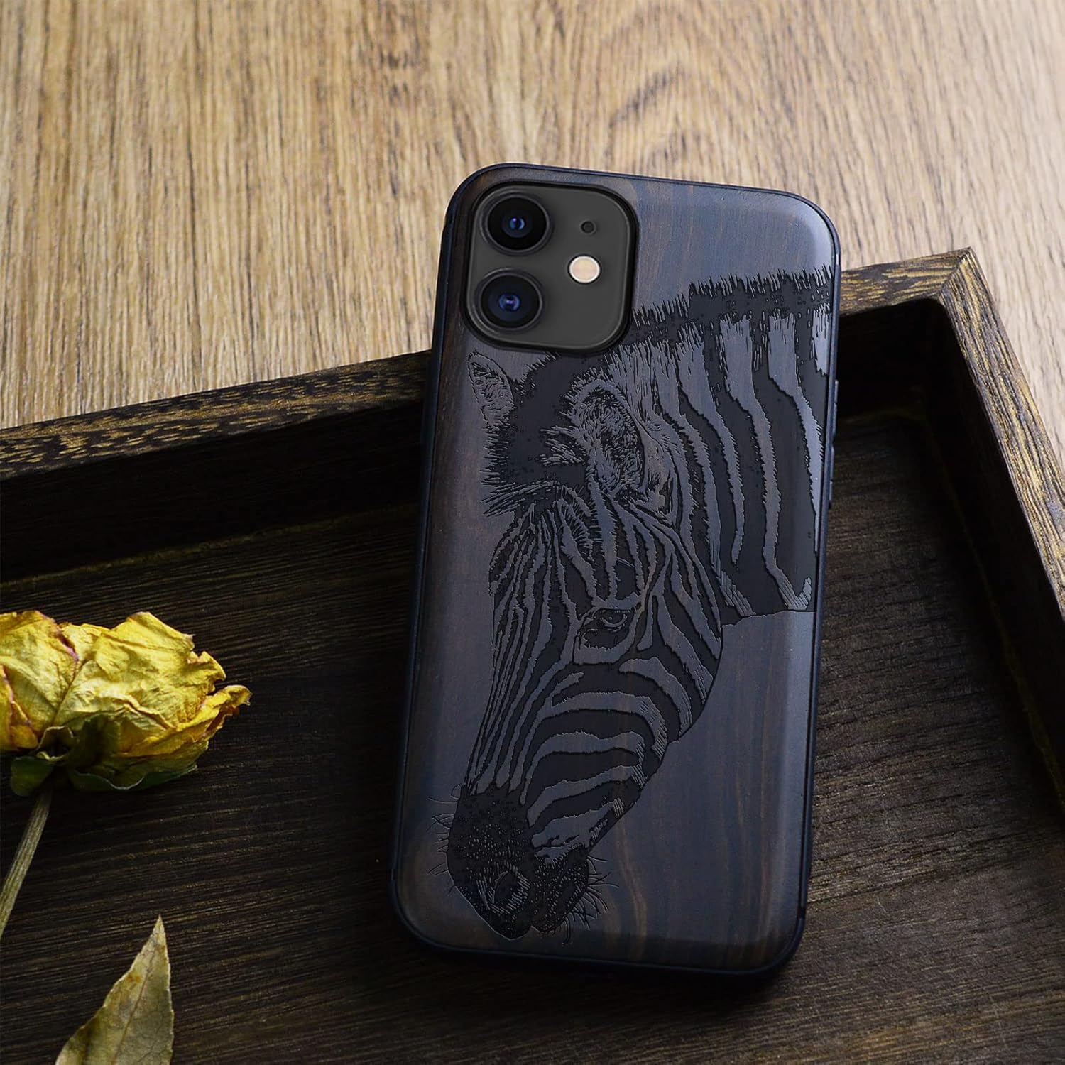 Carveit Funda de madera para iPhone 11 madera natural y TPU suave negro a prueba de golpes, funda protectora de madera única y elegante compatible