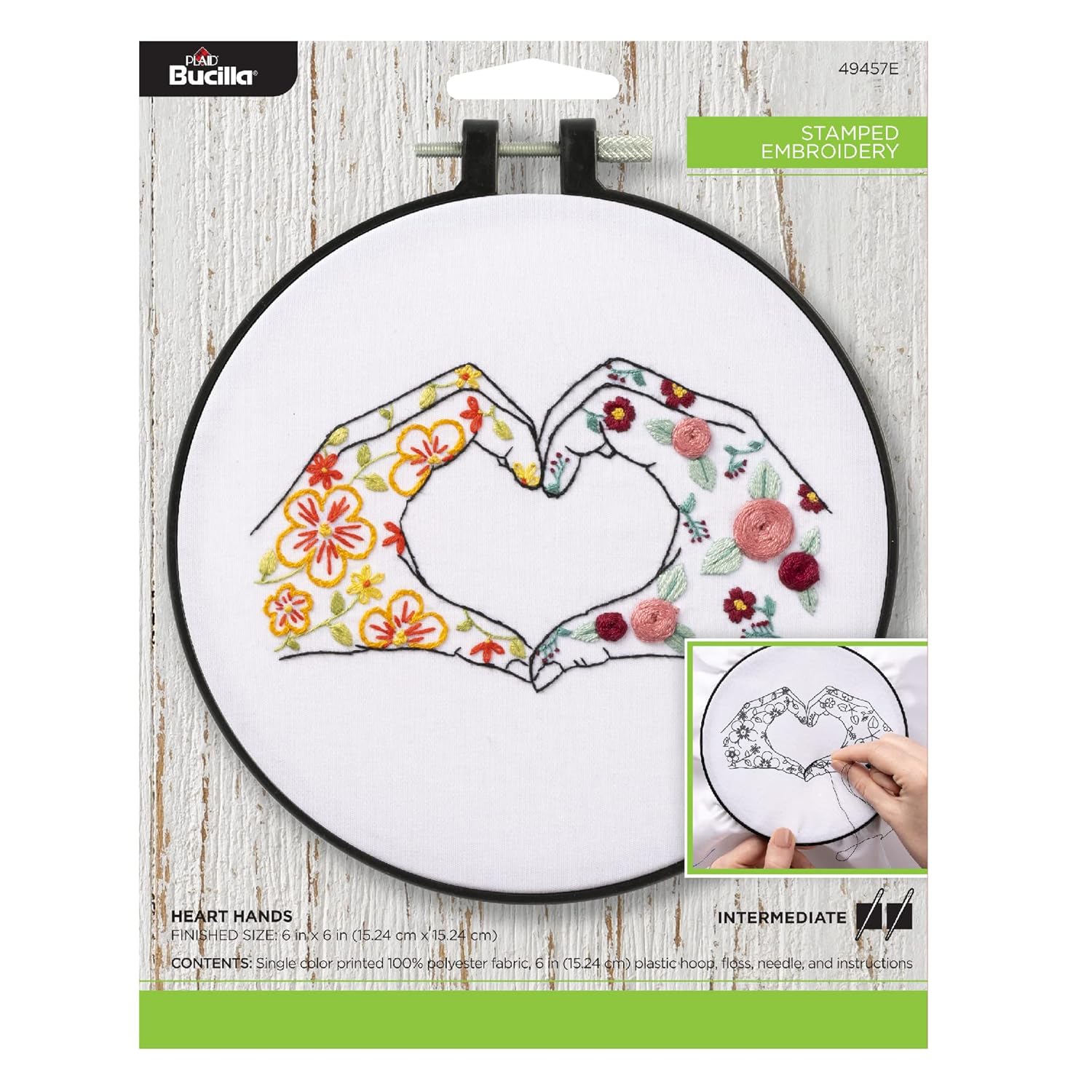 Bucilla Kit de bordado estampado de 6 pulgadas, manos de corazón, incluye tela de bordado, aro de 6 pulgadas, hilo de bordar, aguja e instrucciones
