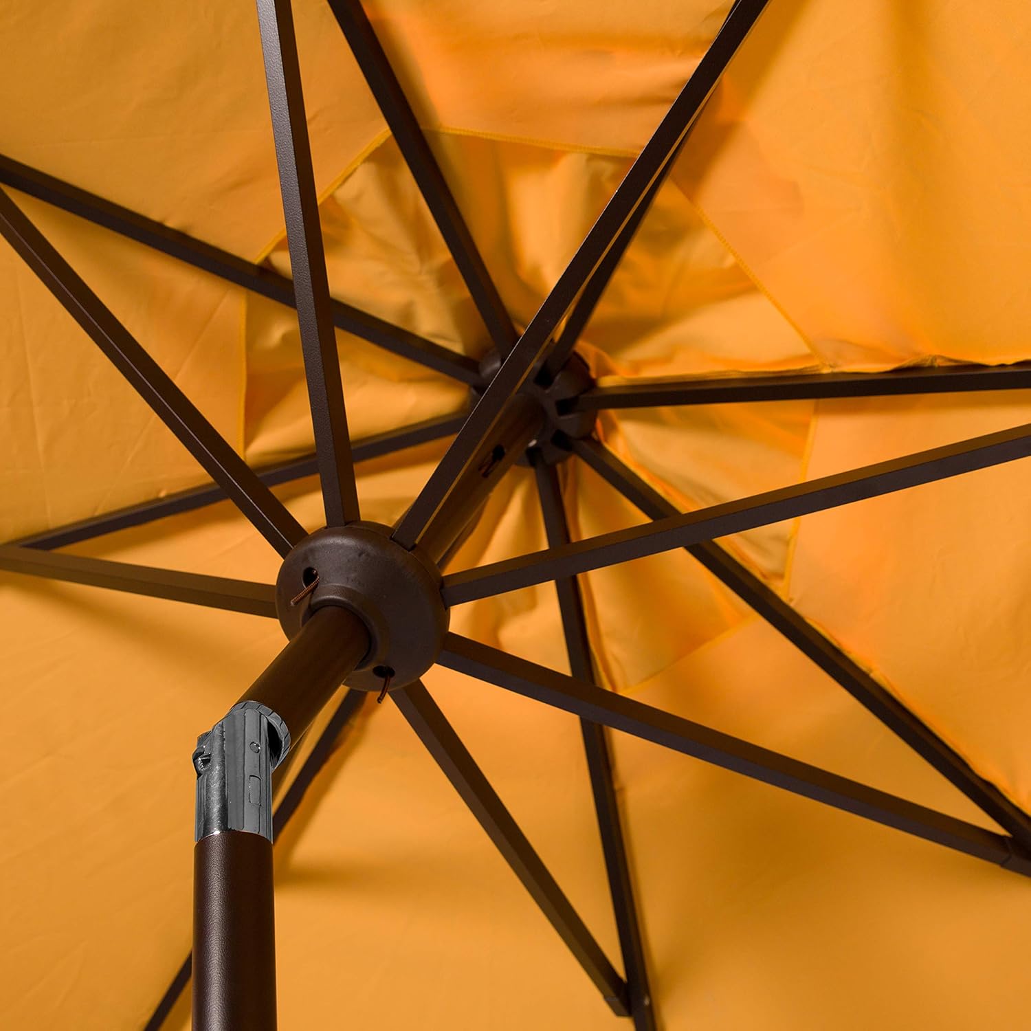 SAFAVIEH PAT8010A Collection Venice Navy and White Single Scallop 9Ft Crank Outdoor Push Button Tilt Umbrella
