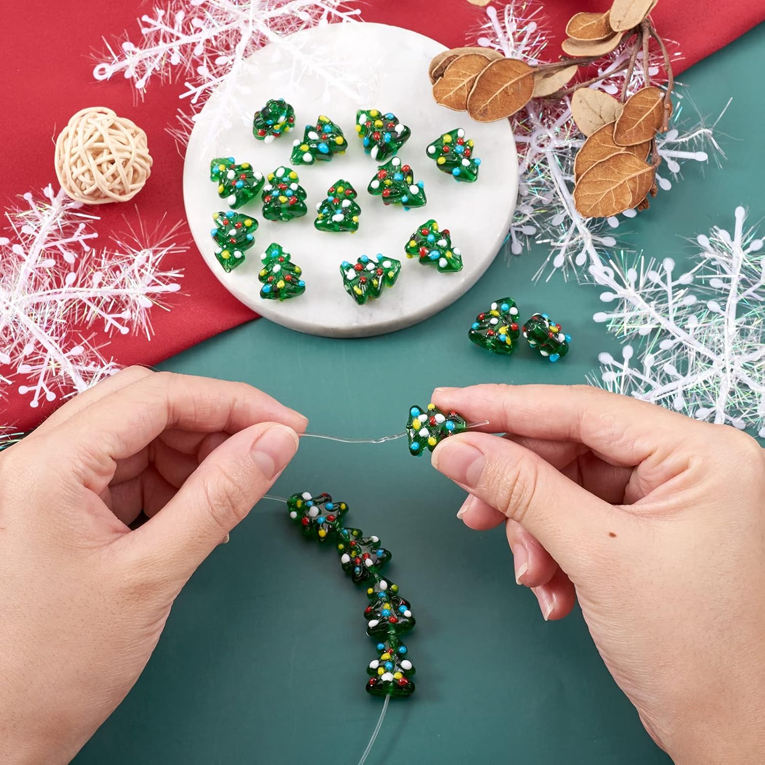 Craftdady 20 cuentas verdes para árbol de Navidad, adornos de árbol de Navidad, cuentas de vidrio de lámpara, decoraciones de Navidad, abalorios
