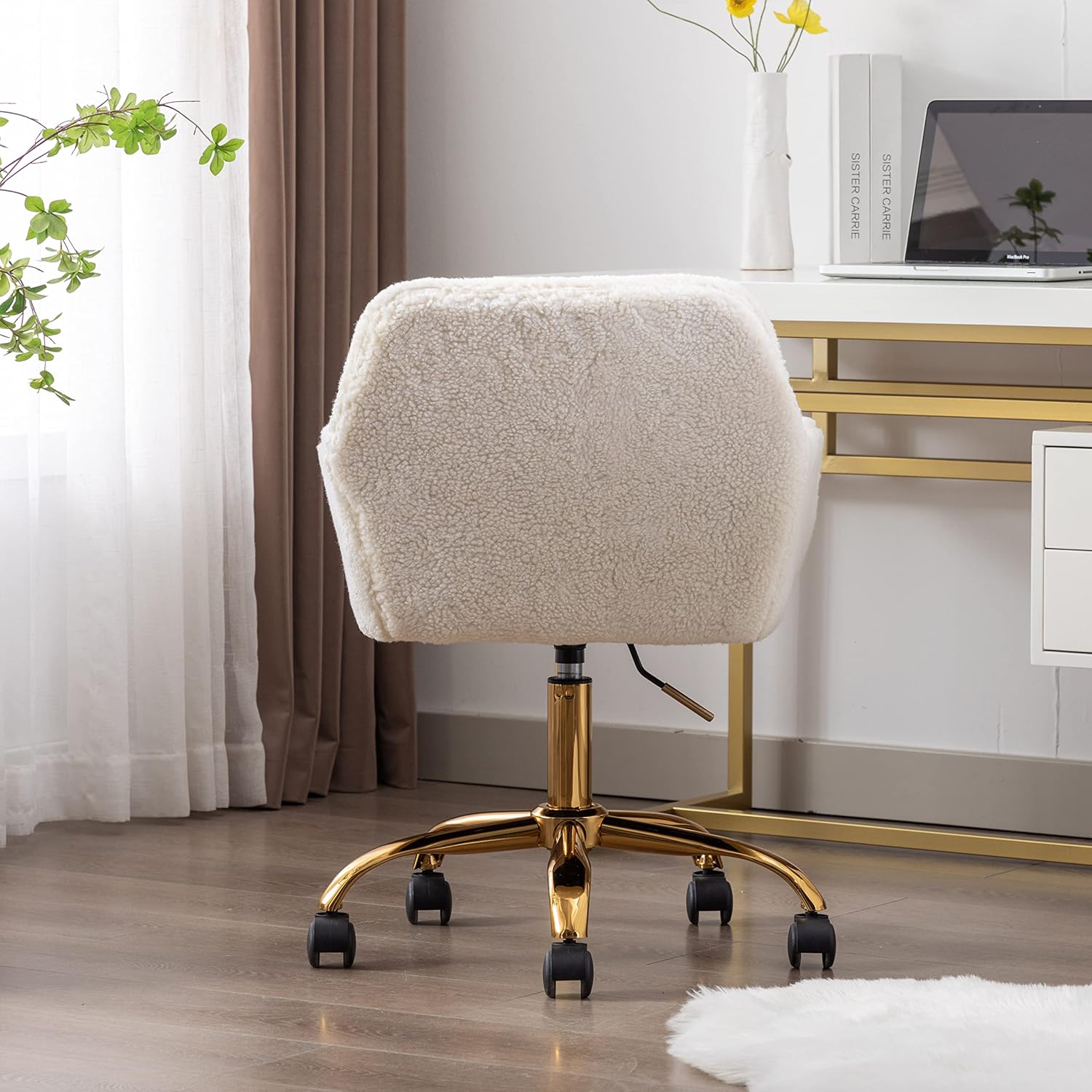 Silla de piel sintética blanca, moderna silla de oficina en casa con giratorio, altura ajustable, silla de maquillaje tapizada para mujeres y niñas