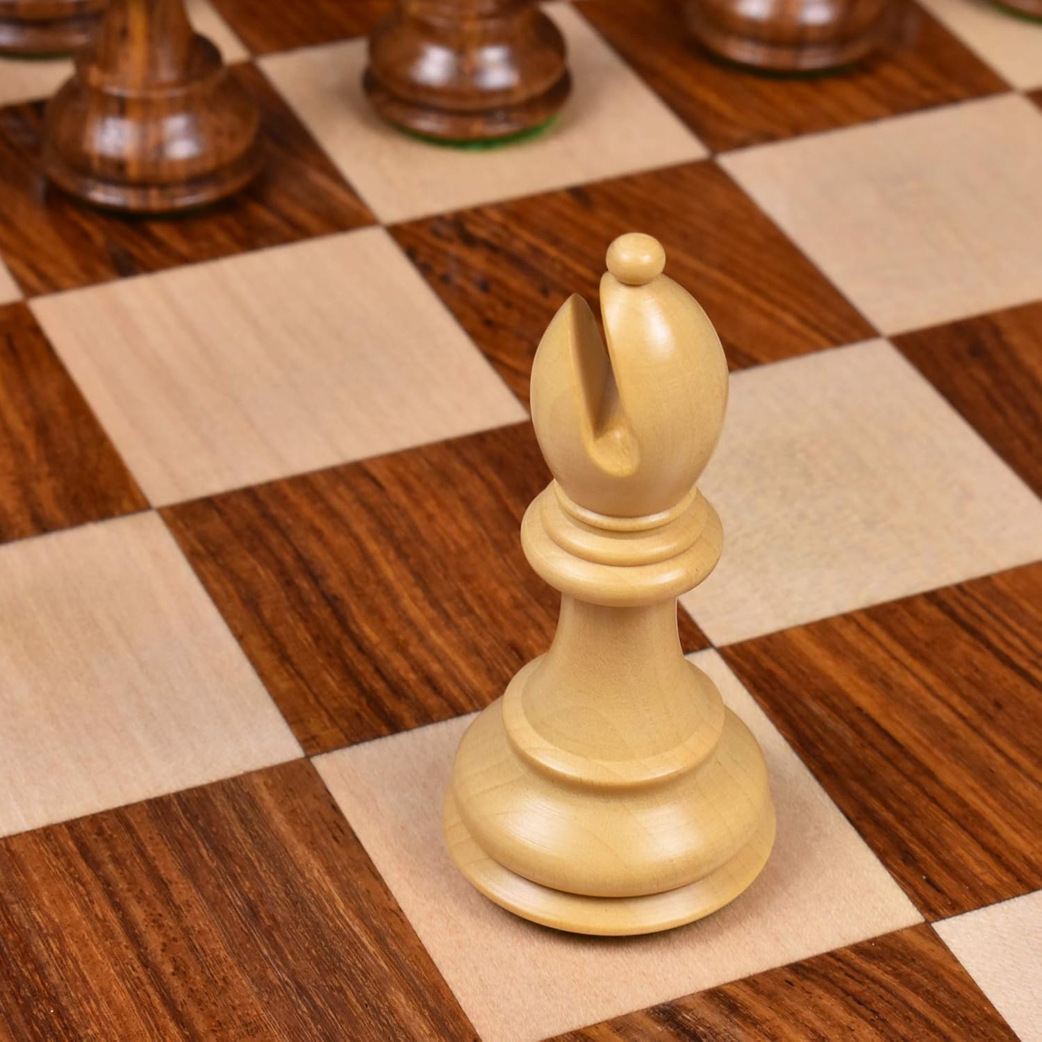 Royal Chess Mall Craftsman Knight Staunton – Juego de ajedrez solo piezas de ajedrez, juego de ajedrez de madera de palisandro dorado y boj