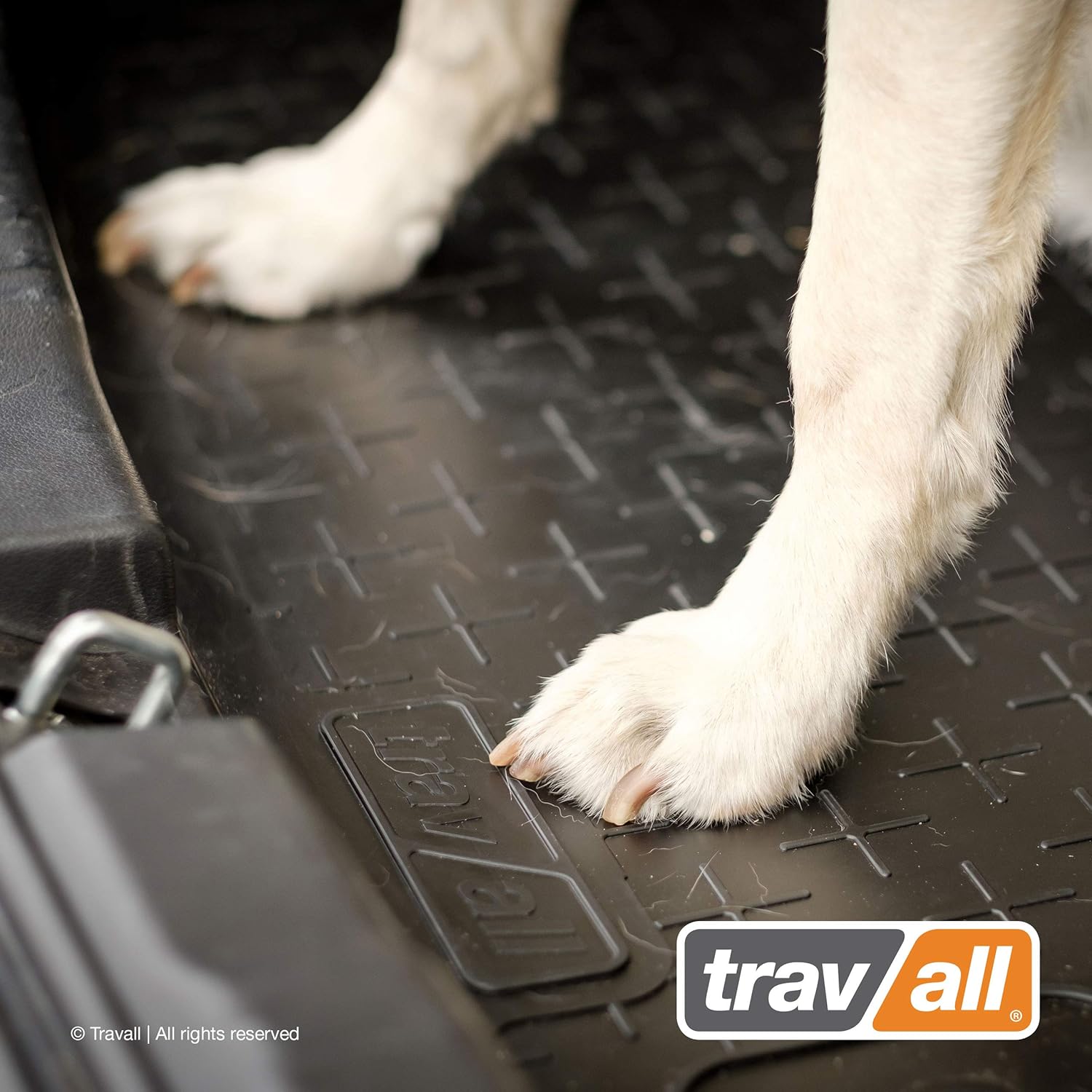Travall Revestimiento compatible con Land Rover LR3 (2004-2009) y LR4 (2009-2016) TBM1032 – Forro de goma negra para todo tipo de clima para maletero