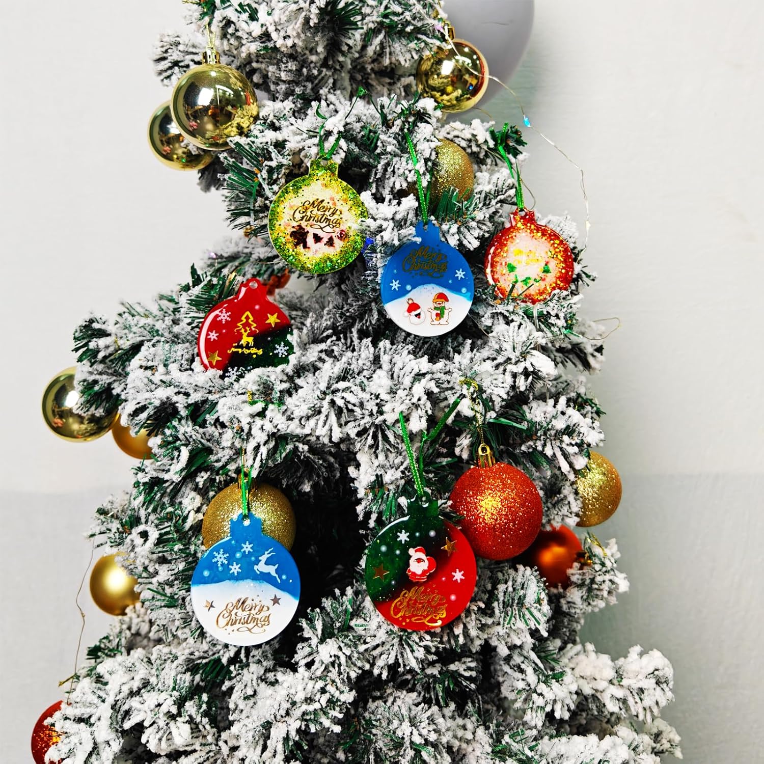 Paquete de 8 moldes de resina de Navidad, 2 estilos redondos de silicona para colgantes, moldes de adornos de Navidad para fundición de resina