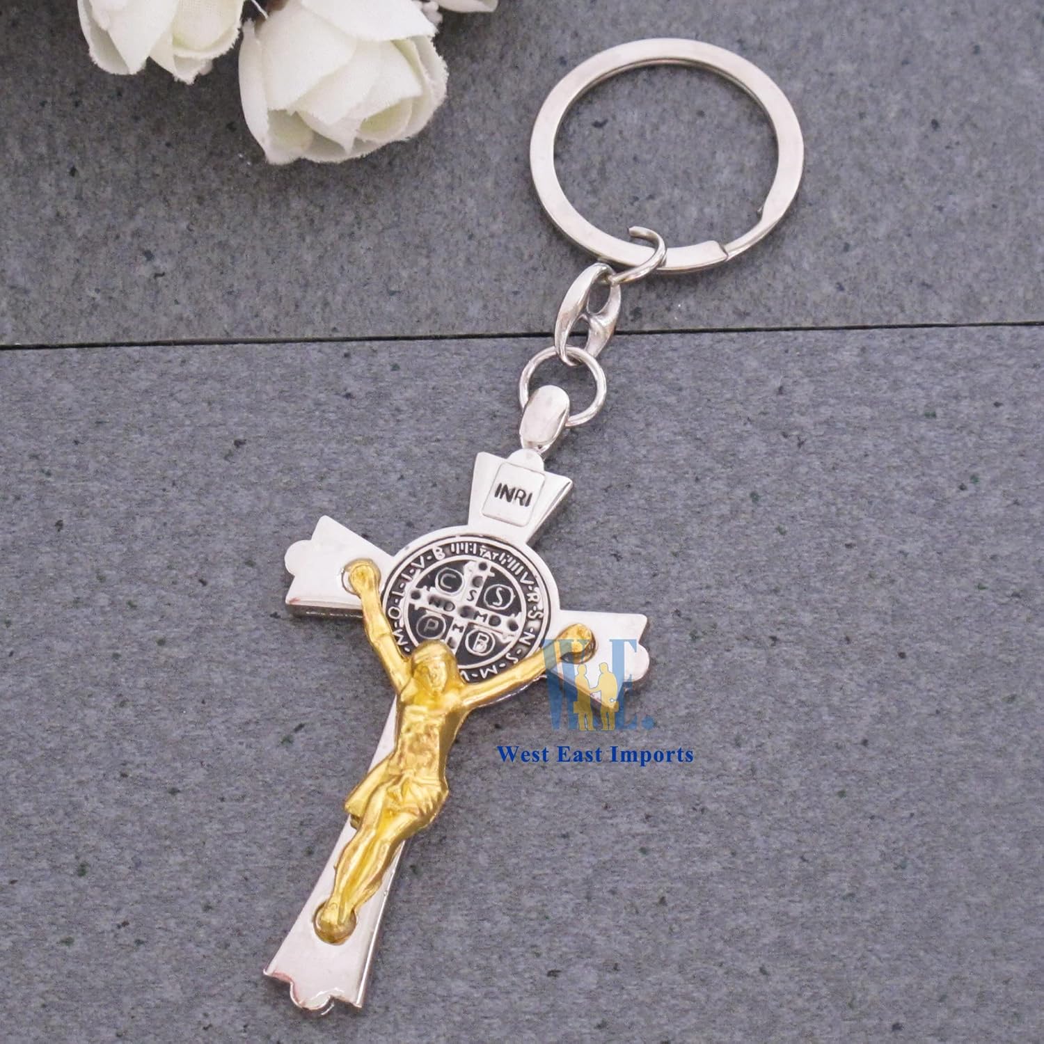 12 llaveros de San Benito para el bautismo, primera comunión, religioso, católico, regalo para escuela dominical, crucifijo de dos tonos, plata y