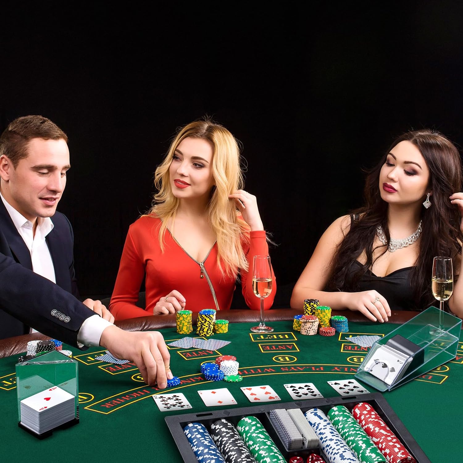 Honoson Bandeja de fichas de póquer de plástico, bandeja de fichas de distribuidor de póquer negro con 6 zapatos de blackjack y bandeja de desecho,