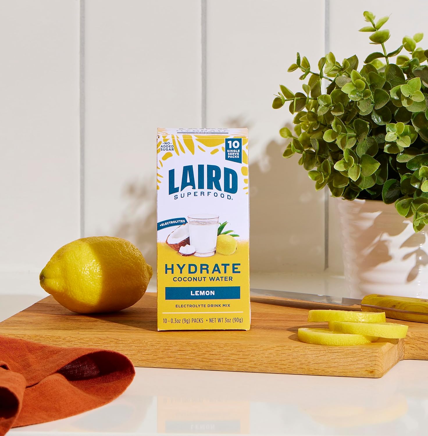 Laird Superfood Hidrata agua de coco  Mezcla de bebida con electrolitos  Limón, 10 palitos individuales  0.00 oz de azúcar añadido  Sin ingredientes