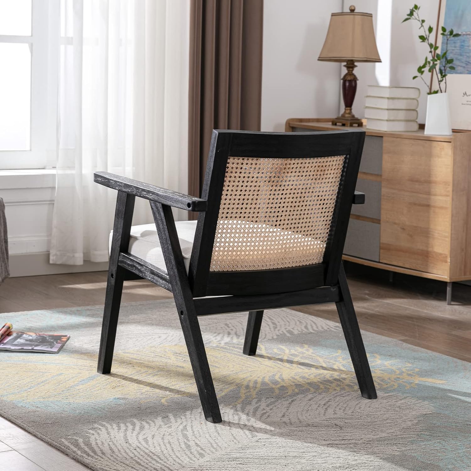 chairus Silla decorativa para sala de estar, sillón tapizado de lino con respaldo de ratán transpirable y madera maciza negra, moderna y compacta