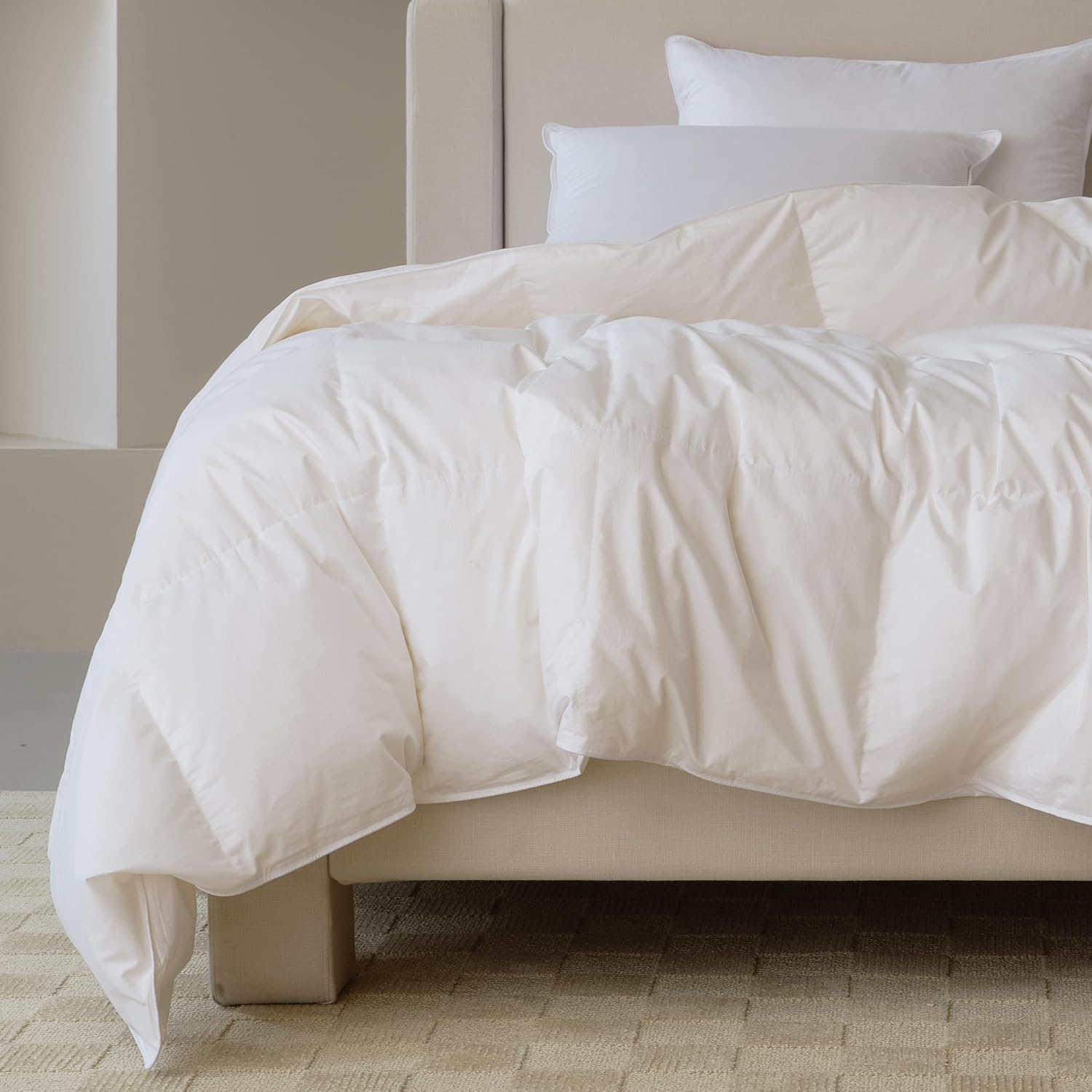 Double Stitch by Bedsure Paquete de edredón y almohadas de plumón blanco de lujo de Estados Unidos, esenciales blancos de primera calidad,