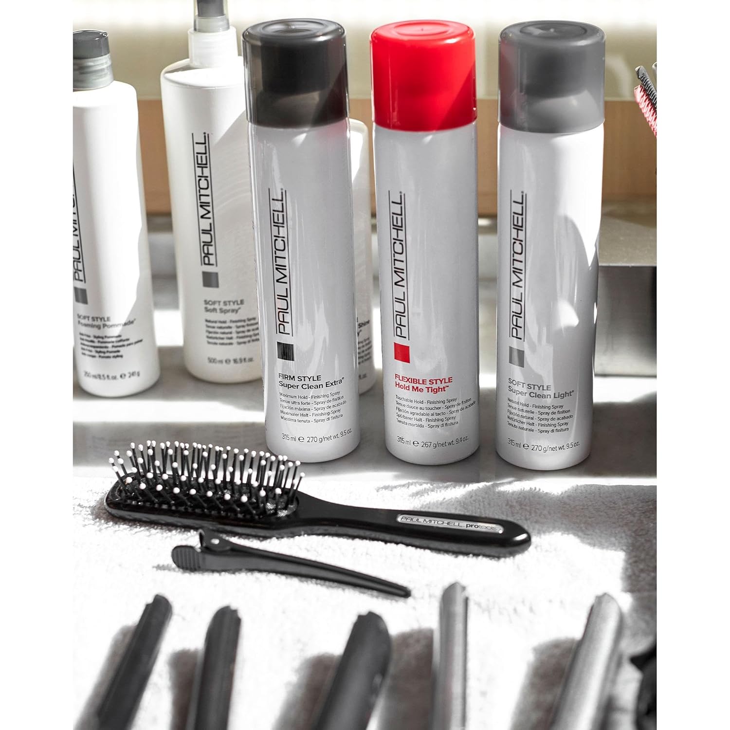 Paul Mitchell Hold Me Tight – Laca para el cabello con acabado fuerte, acabado táctil, para todo tipo de cabello, especialmente fino a mediano, 9.4
