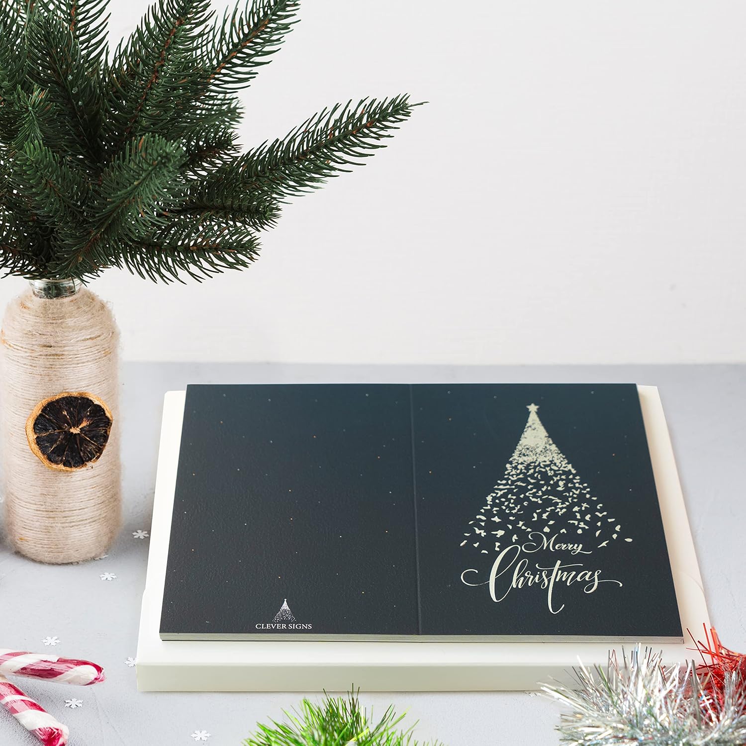 CLEVER SIGNS Tarjetas de Navidad de lámina plateada, paquete de 24 con sobres, tarjetas de Navidad en caja, tarjetas de Navidad a granel, tarjetas