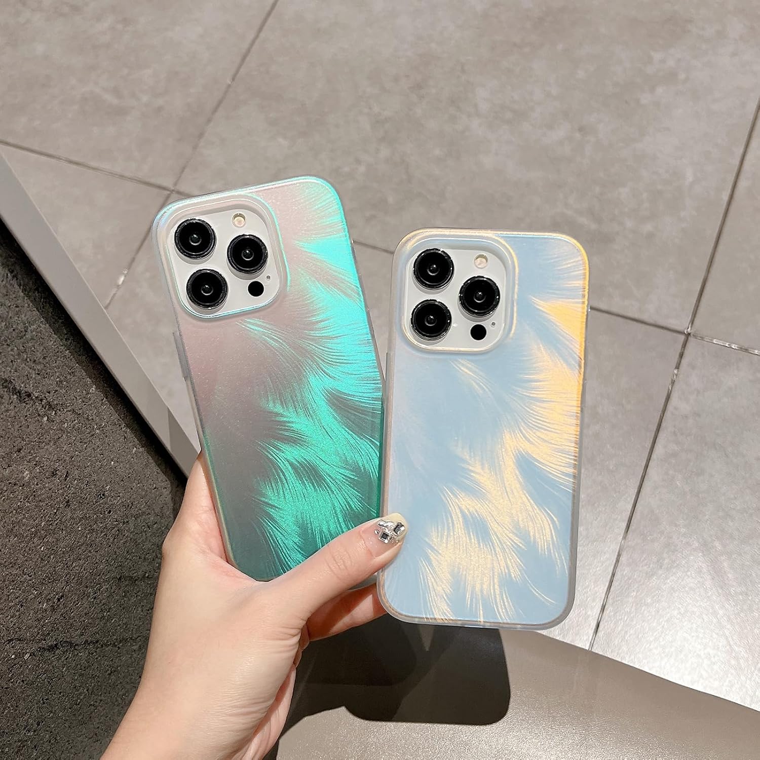 SKYLMW Funda compatible con iPhone 13 Pro para hombres, mujeres y niñas, translúcida, a la moda, con plumas, láser, mate, TPU y policarbonato duro,