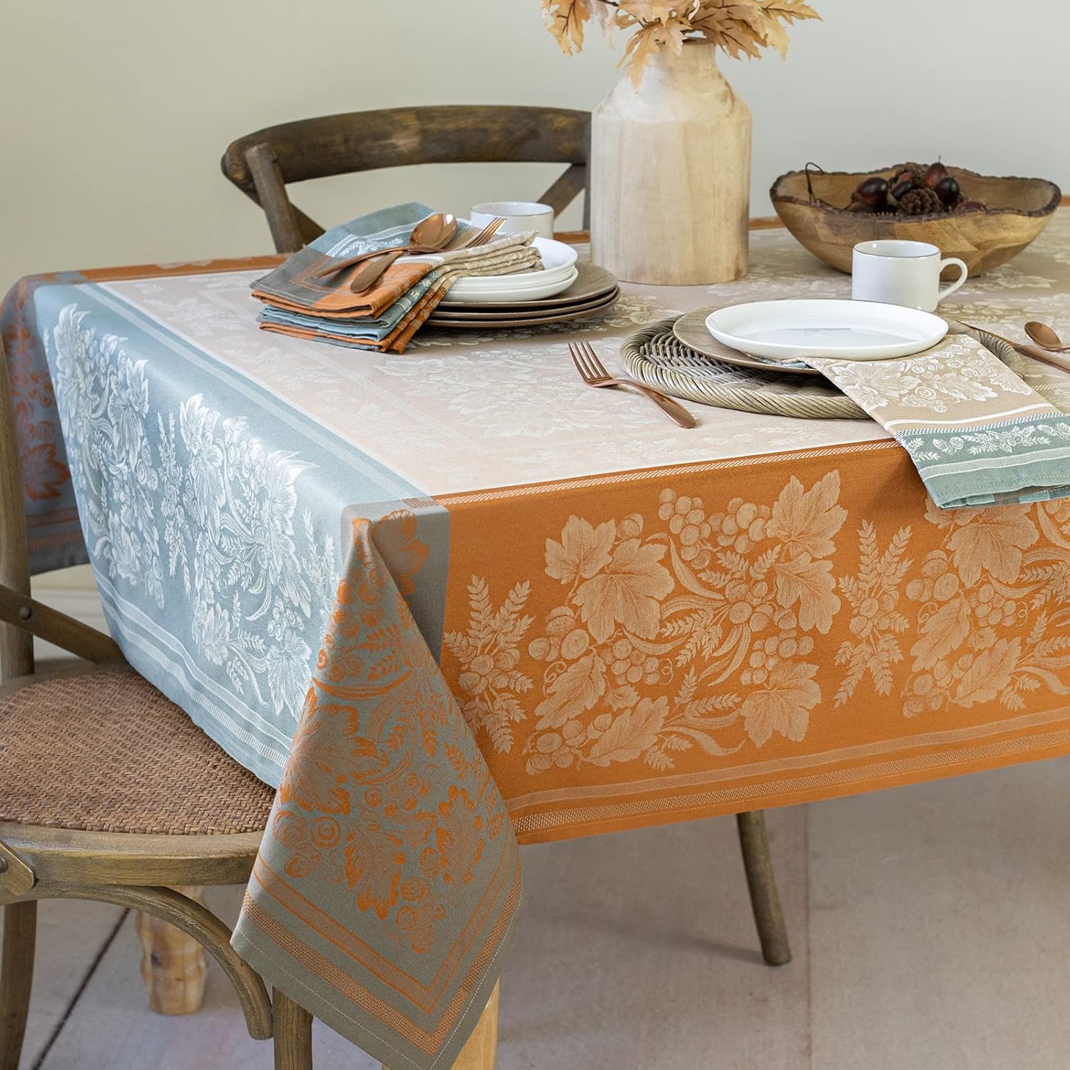 Benson Mills Harvest Gathering – Mantel de tela jacquard pesada para otoño, cosecha y Acción de Gracias (marrón topo, cuadrado de 52 x 52 pulgadas)