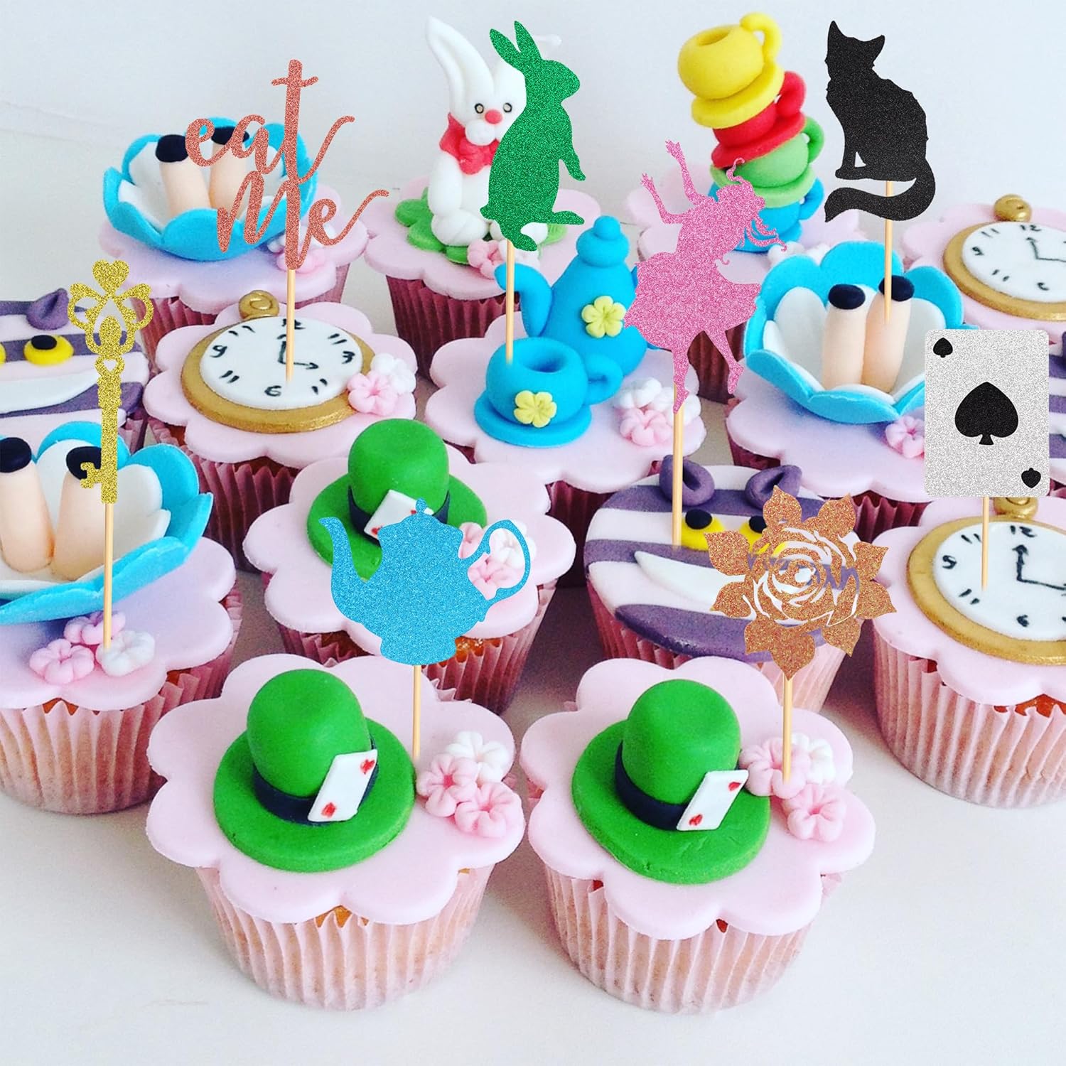 Arthsdite 24 piezas de decoración para cupcakes de Alicia en el país de las maravillas con purpurina, tetera, llave, póquer, conejo, gato, flor,