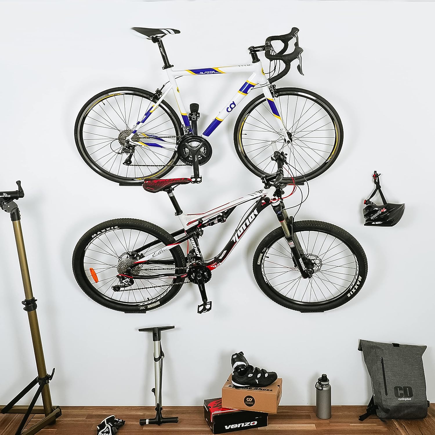 Venzo Soporte para colgar en la pared con pedal de almacenamiento para bicicleta en interiores, ideal para garaje y cobertizo
