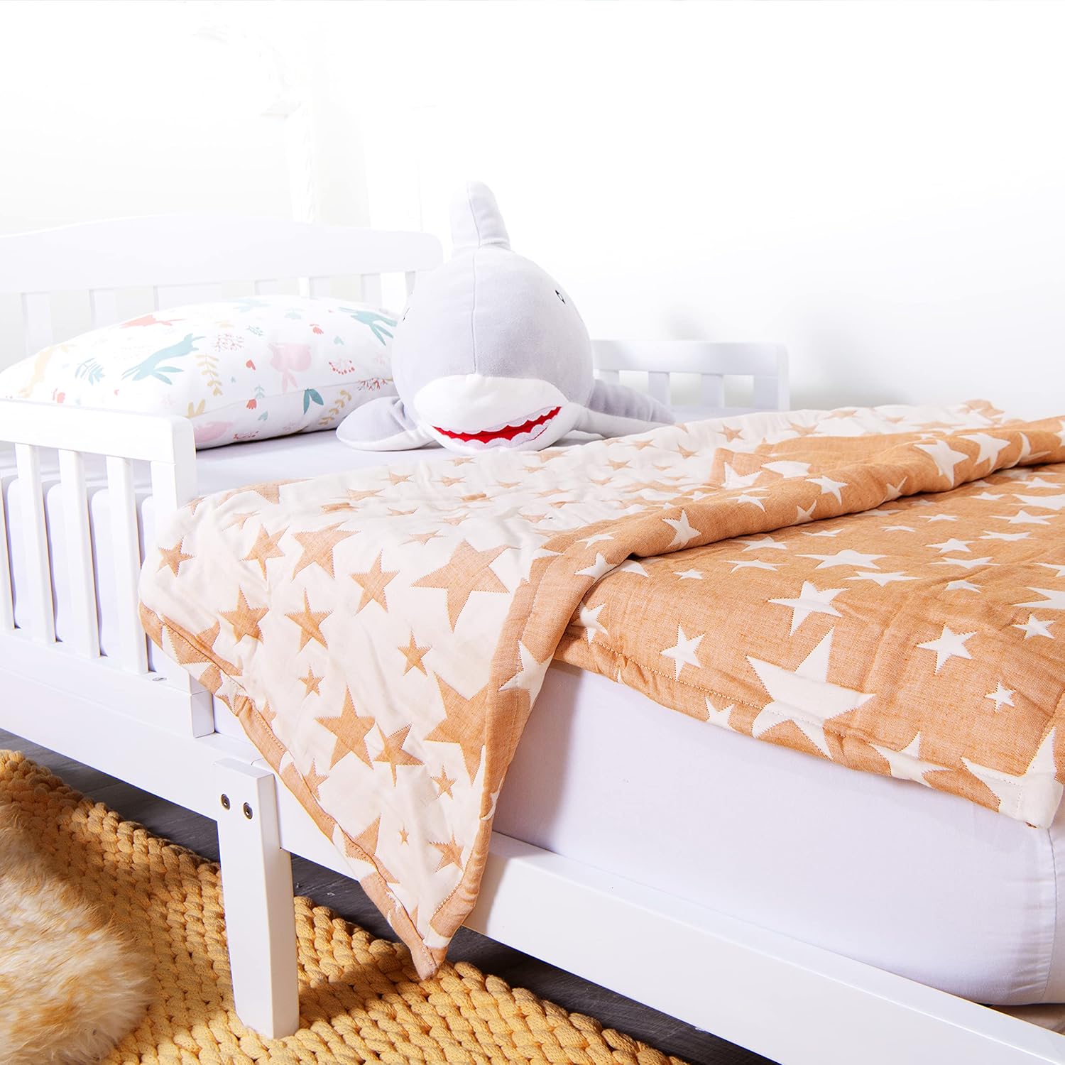 NTBAY Manta de 3 capas para niños pequeños, manta de muselina de algodón jacquard para cama, manta térmica ligera para bebé, manta de cuna súper
