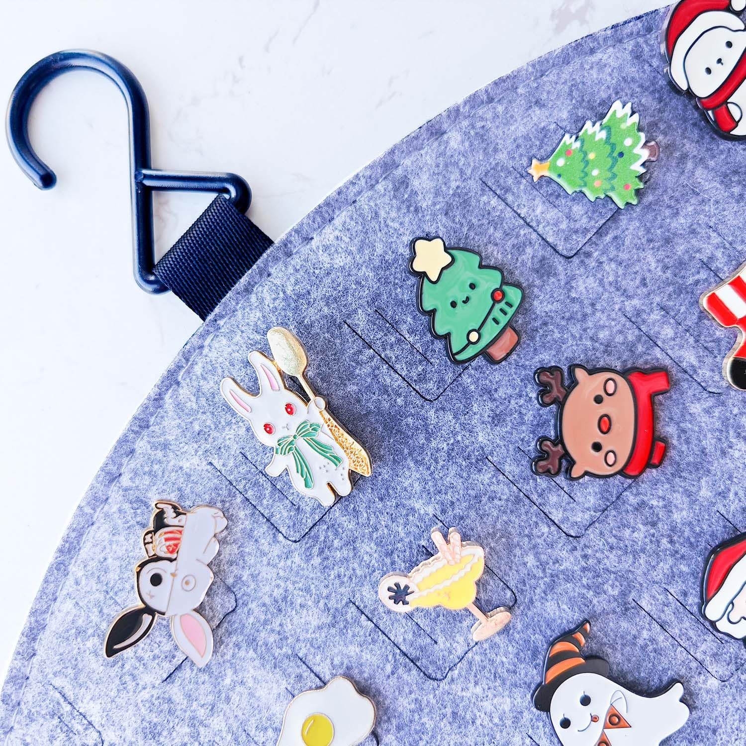 Tablero de pines para pines esmaltados, organizador de broches para colgar en la pared, vitrina de colección de pines, con capacidad para hasta 76
