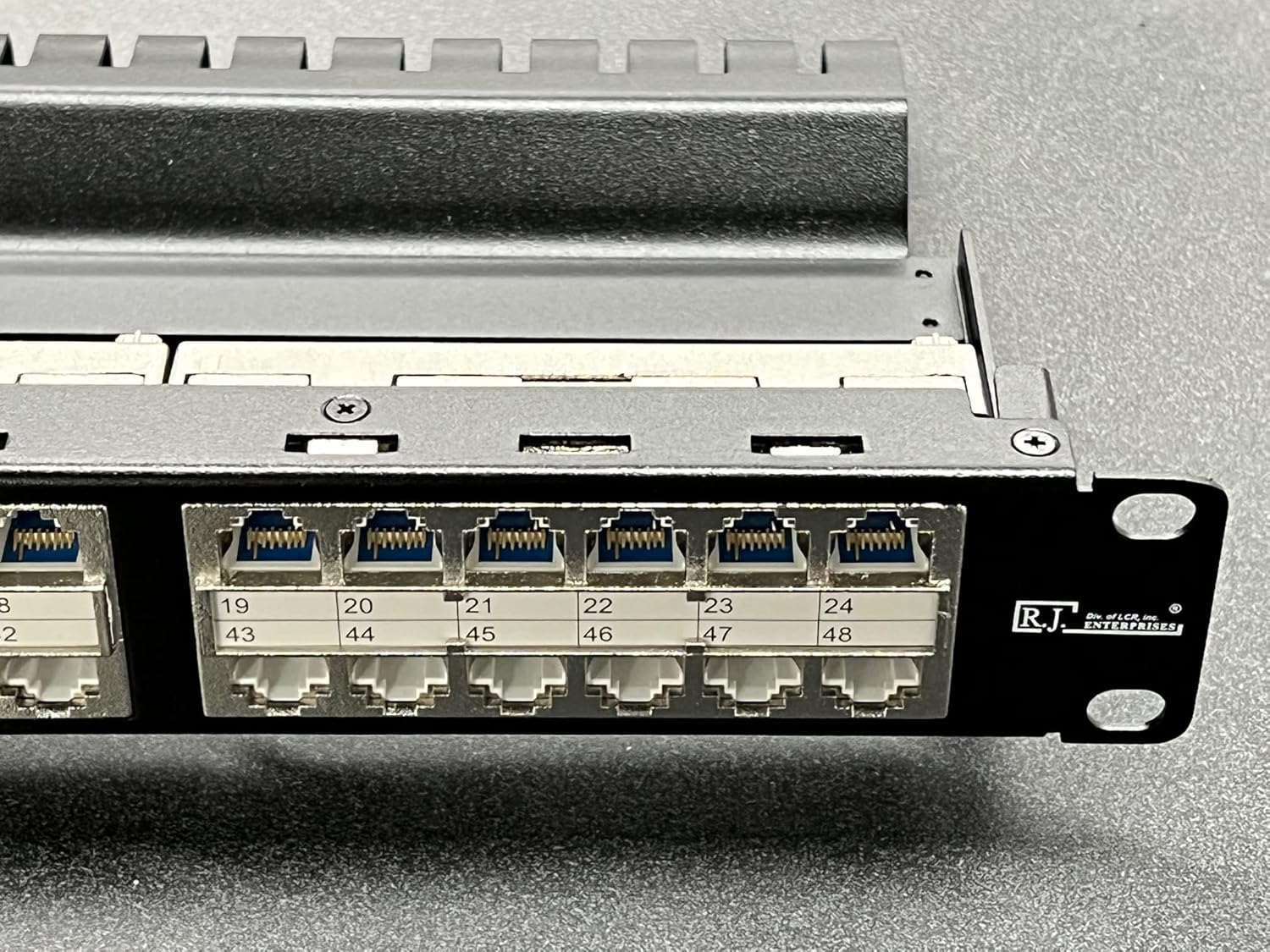 R.J. Enterprises- HDPP-48S-C6A, panel de conexiones-48 Port-One U-No hay acoplador defectuoso-No es necesario menear-10G Ethernet NO rápido