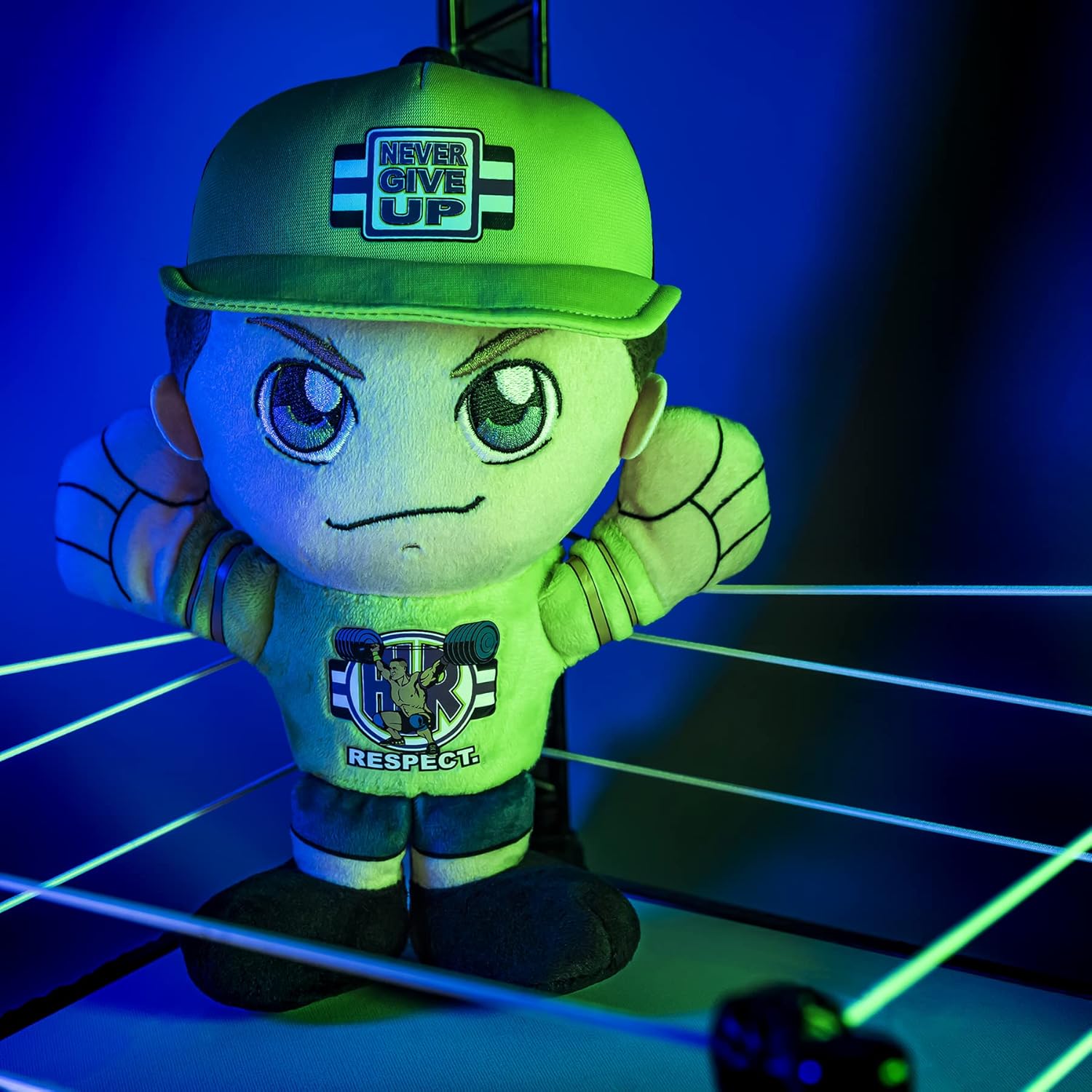 Bleacher Creatures WWE John Cena Bundle Figura de peluche de 10 pulgadas y peluche de Kuricha