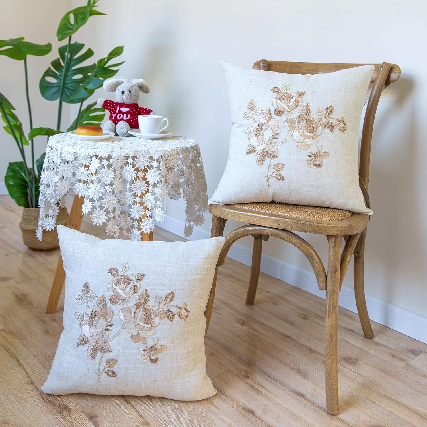 Juego de 2 fundas de almohada de 18 x 18 pulgadas, color beige, suaves, con decoración de granja y rosa beige, exquisitas fundas de cojín bordadas