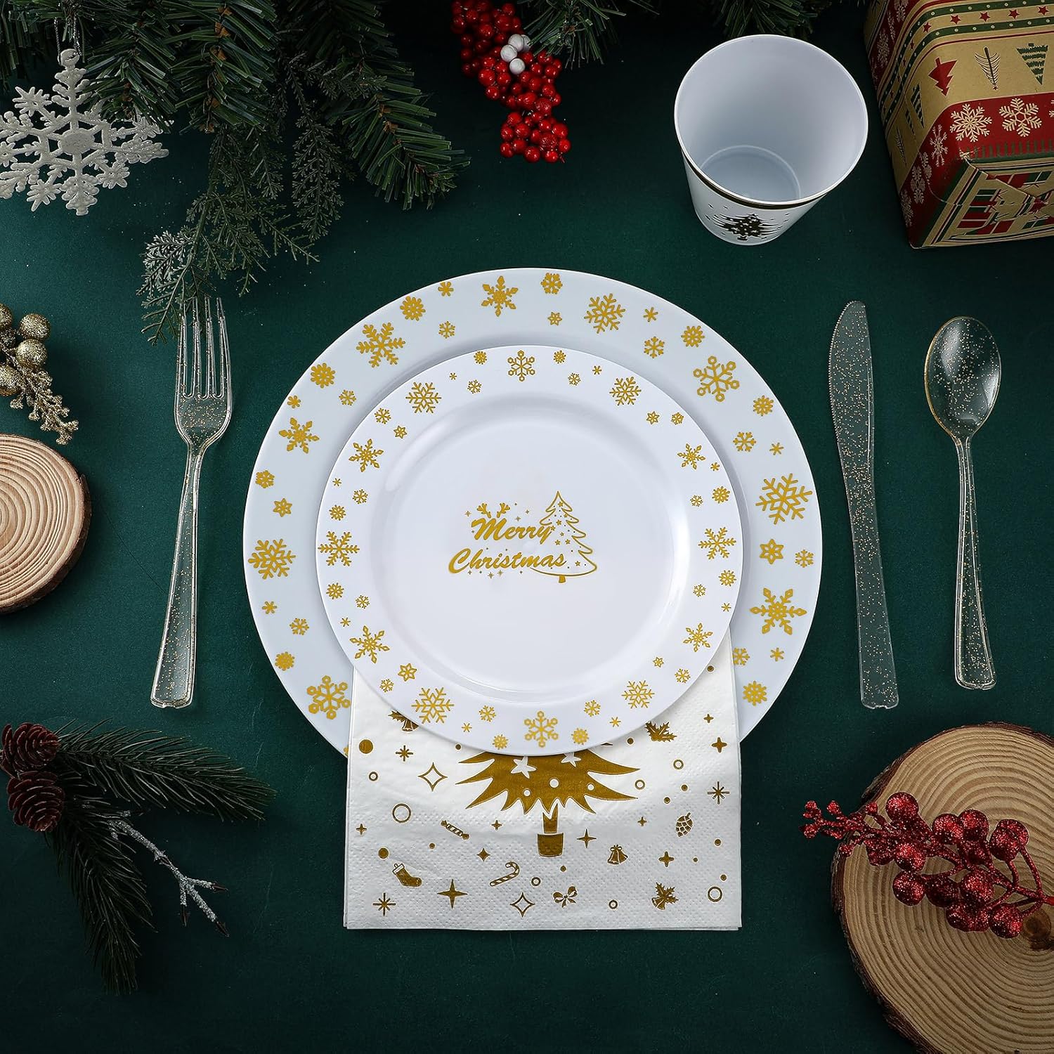 El juego de vajilla de plástico de Navidad de 400 piezas incluye 100 platos de plástico desechables de Navidad, 100 servilletas de árbol de Navidad,