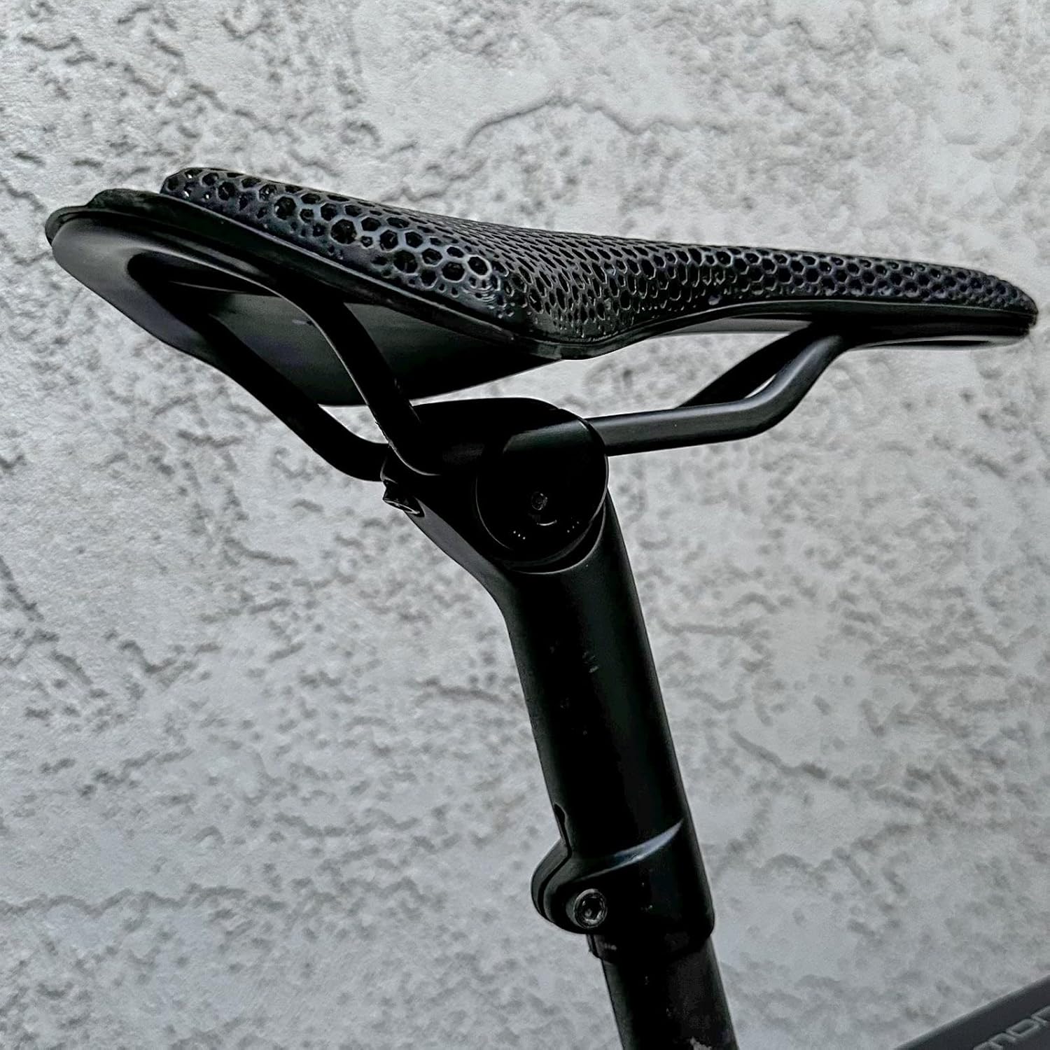 Xotic Tech – Abrazadera de oreja para tija de sillín de bicicleta, 7 x 10 pulgadas, perno para carril ovalado de carbono compatible con TREK Madone