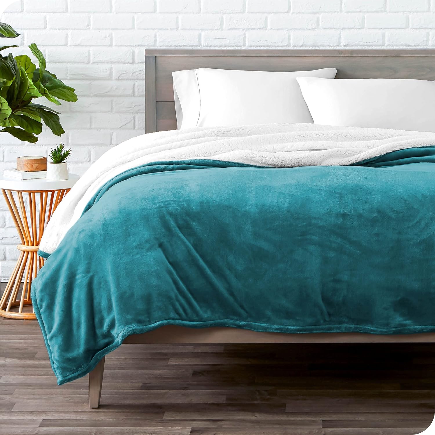 Bare Home Manta sherpa
