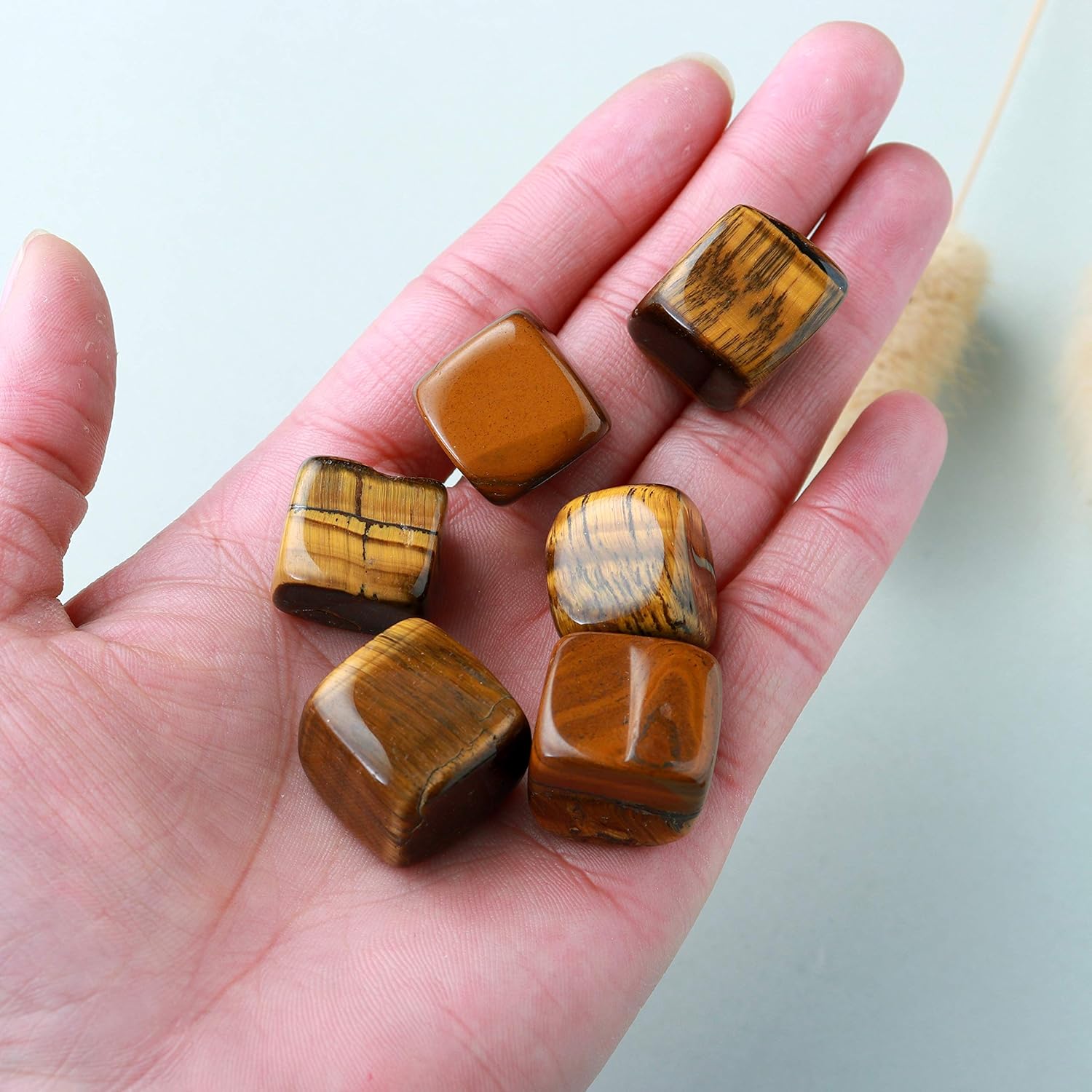 Runyangshi Piedras pulidas de cristal de ojo de tigre natural de 0.78 pulgadas, cubo pulido de cuarzo Crytsal para meditación de chakras, equilibrio
