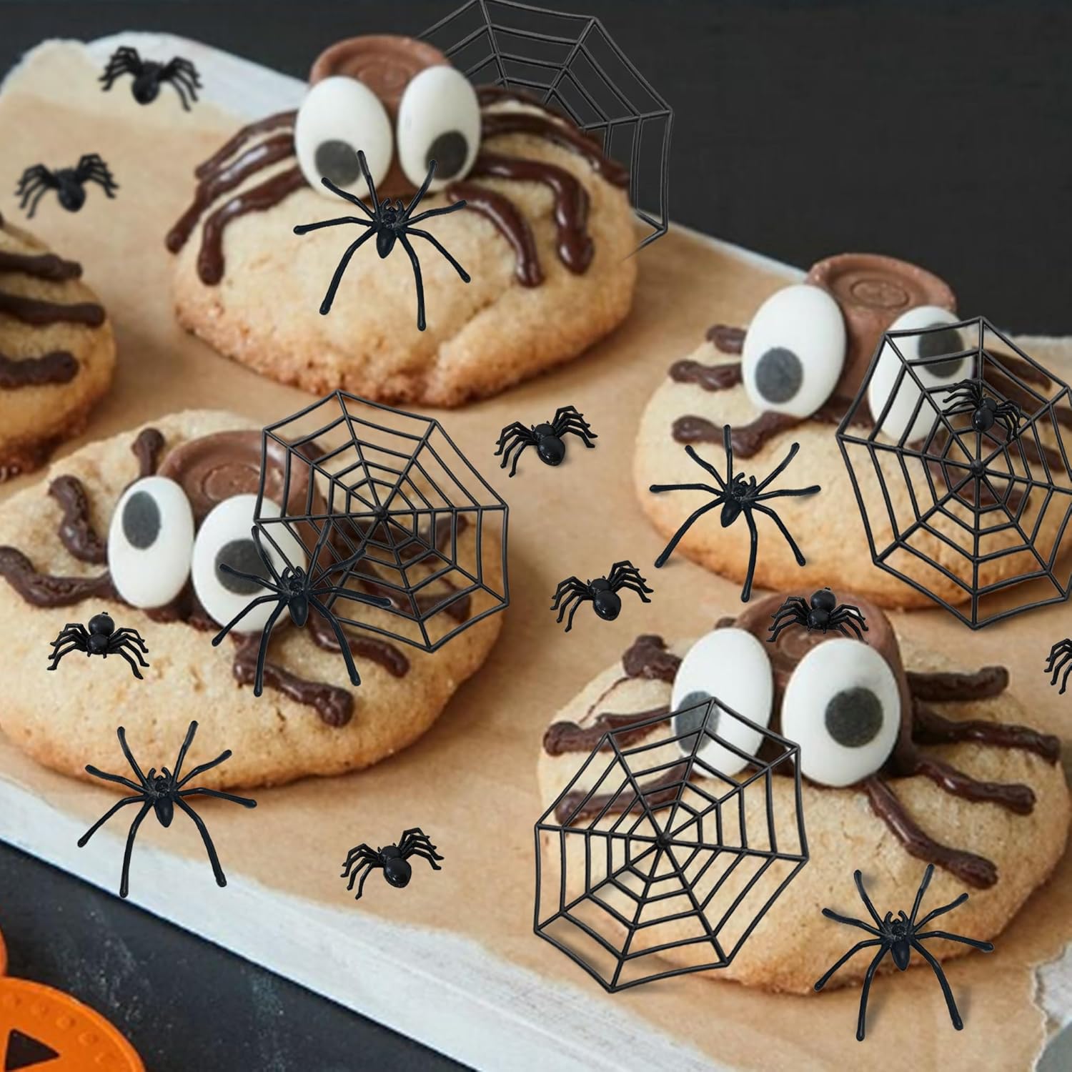 DRWATE Murciélagos de plástico para Halloween, arañas, cabeza de cráneo, 150 unidades, mini murciélagos, arañas, cabezas de cráneo, telarañas para