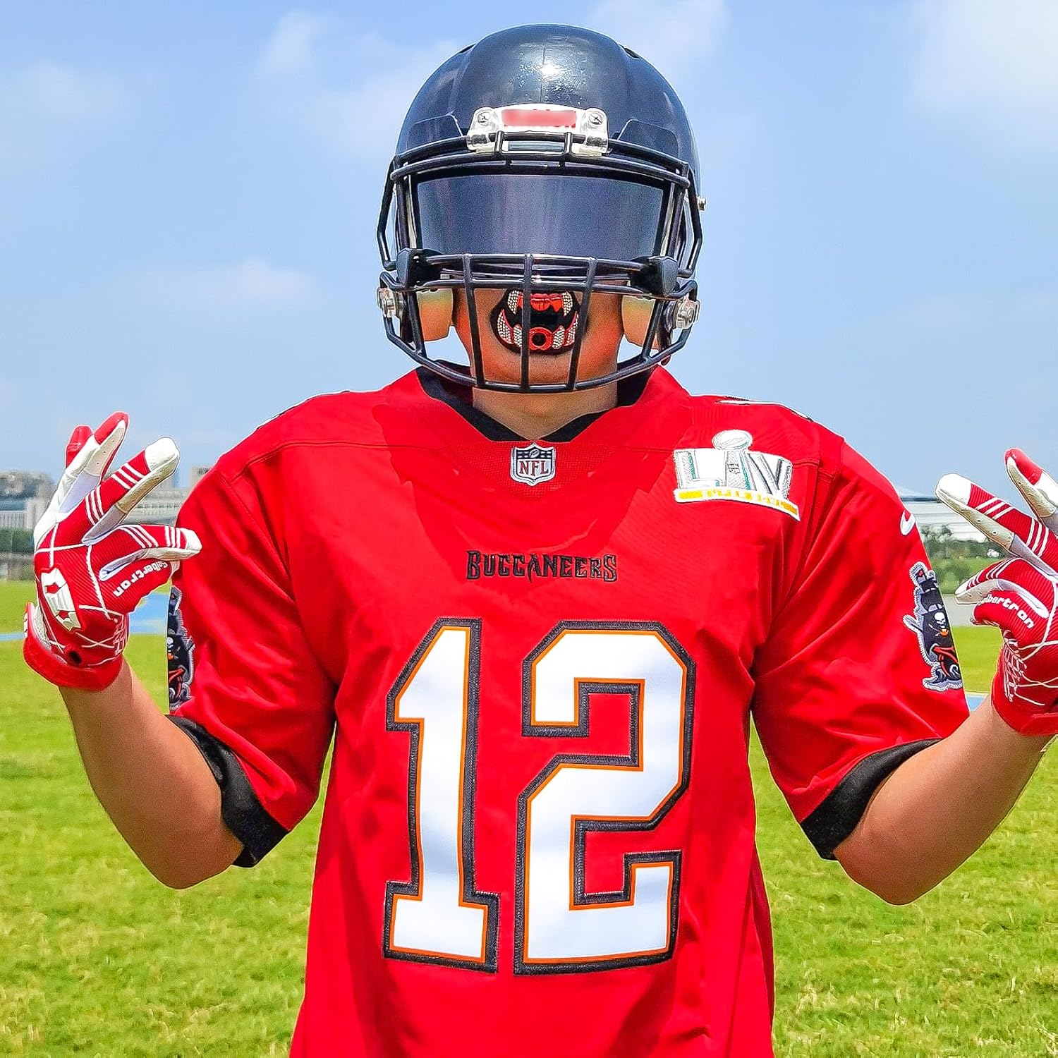 LeCool Protector bucal de fútbol con correa conectada, 3D Beast Chrome, protector bucal para adultos y jóvenes, pieza para deportes para máximo