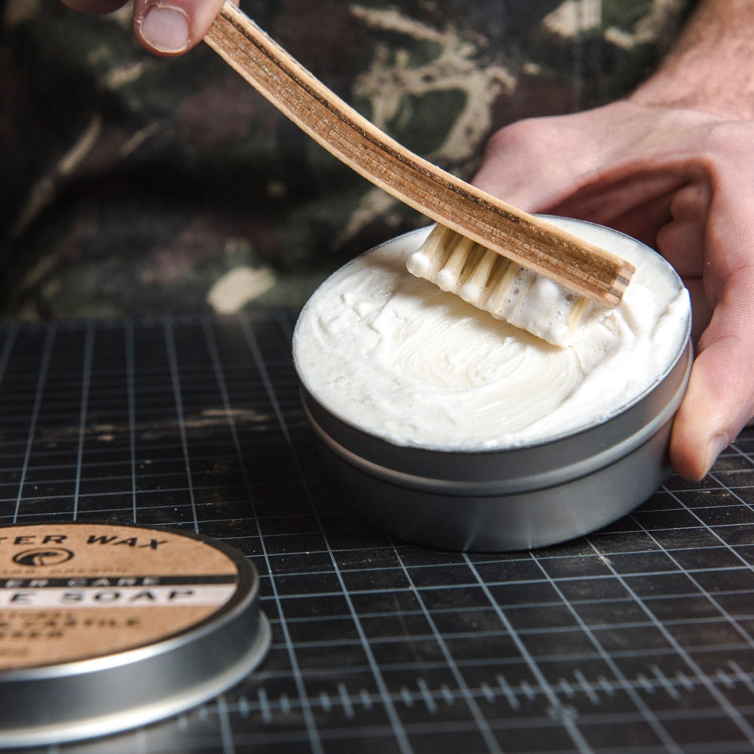 Otter Wax Jabón de sillín  5oz  Limpiador universal de cuero totalmente natural  Fabricado en Estados Unidos