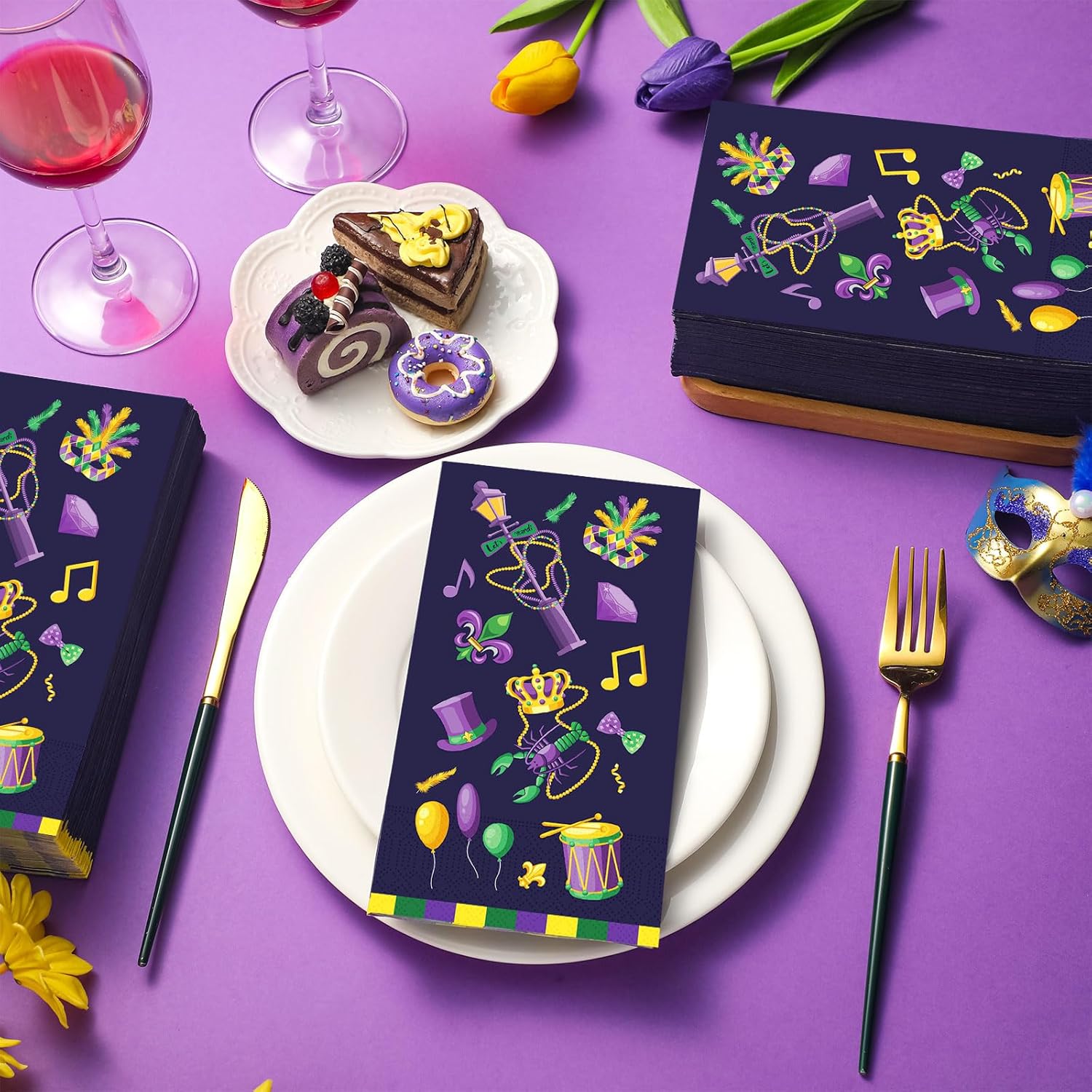 Yeaqee 200 servilletas de papel de Mardi Gras de 2 capas desechables de mano para invitados, máscara de corona de Mardi Gras, sombrero, globo, baño,