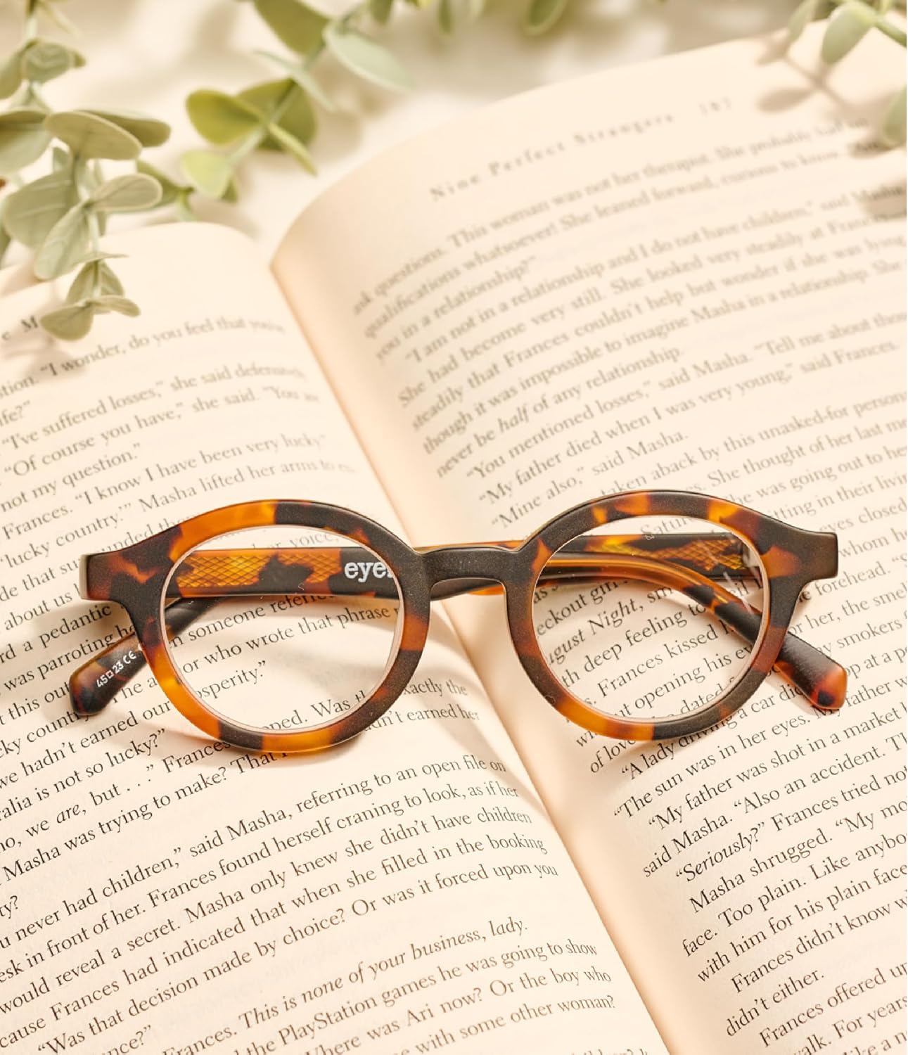 eyebobs – Fiesta de TV  Gafas de lectura prémium para hombres y mujeres  Marco redondo para caras promedio  Disponible en 0.0x – 4.0x
