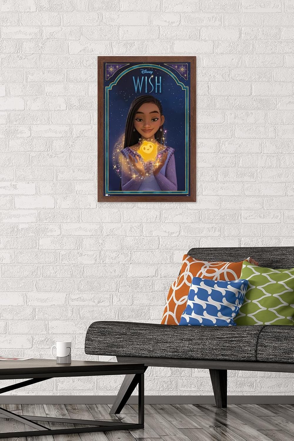 Trends International Disney Wish – Póster de pared Asha & Star, 14.72 x 22.37 pulgadas, versión enmarcada de caoba