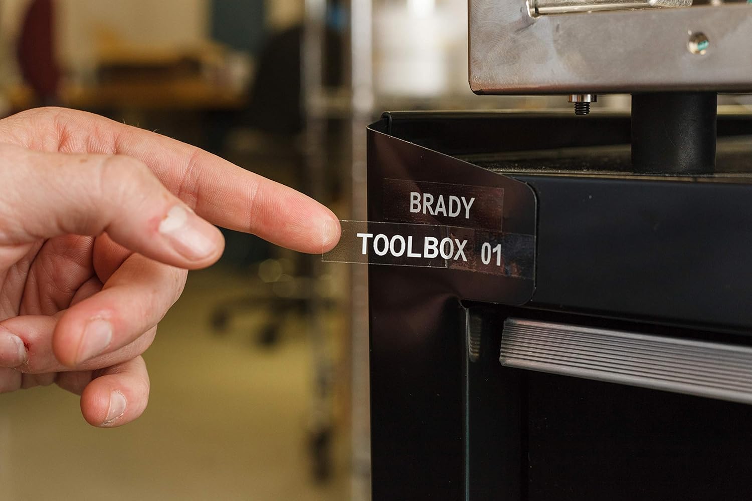 Brady Auténtica etiqueta de poliéster para entornos duros (M21-500-430-WT-CL) para laboratorio, seguimiento de activos y datacom, blanco sobre