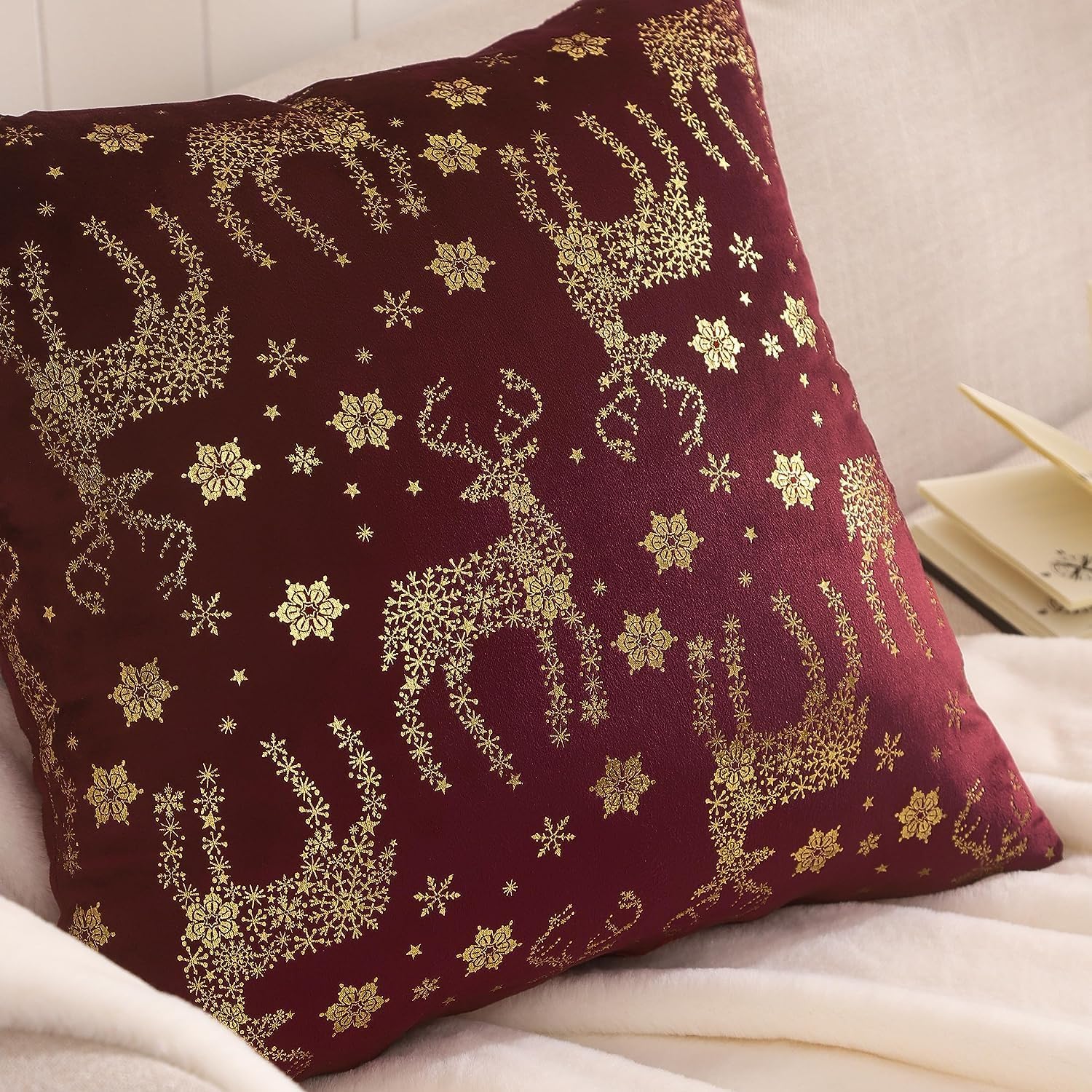 Tosleo Juego de 2 fundas de almohada de Navidad de 12 x 20 pulgadas  12.0 x 20.0 in., color rojo vino, ciervo, terciopelo, decoración de fiesta de