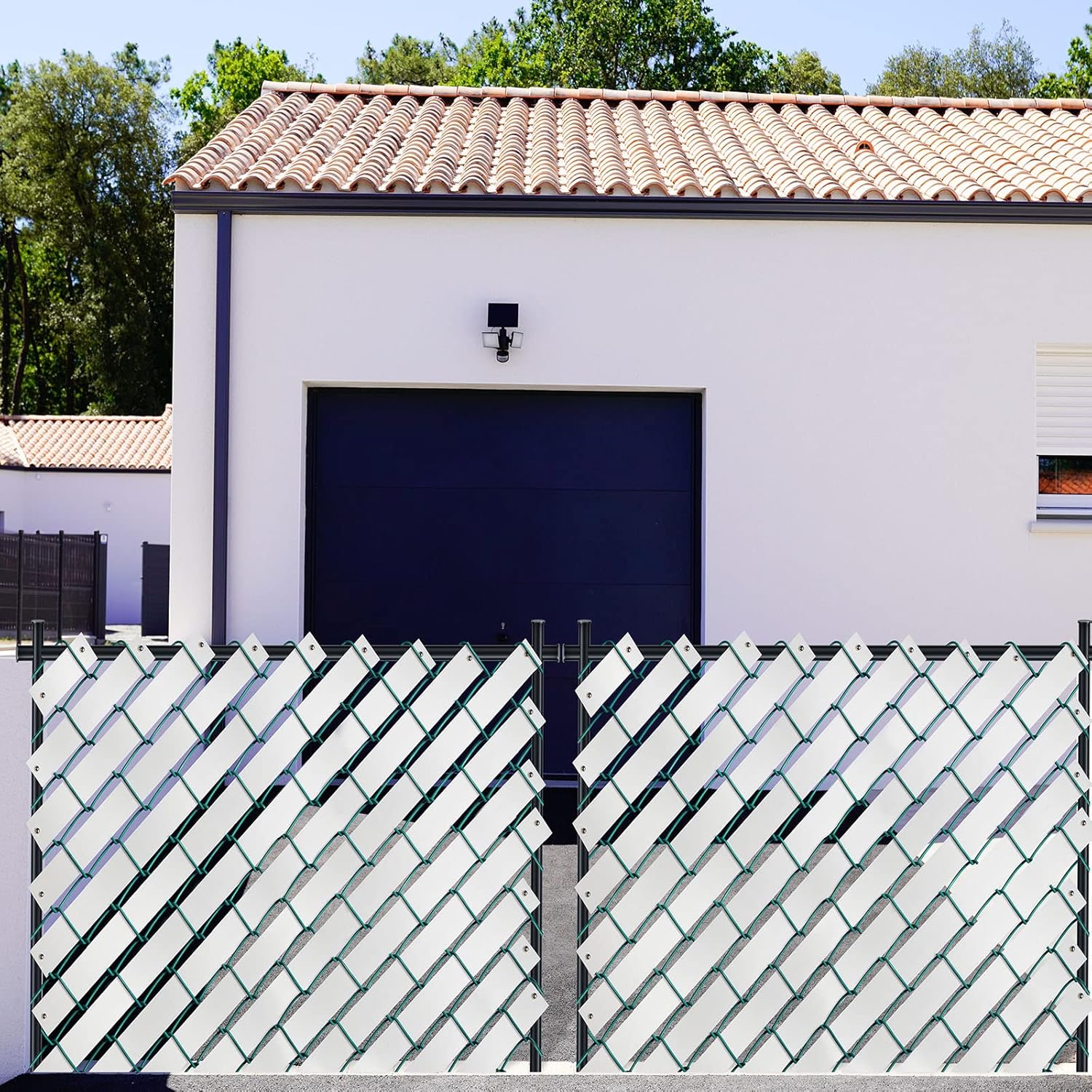 262. Listones de privacidad para valla de eslabones de cadena de 45 pies y 302 piezas perforadoras de botones, cierres de cinta de valla que cubre