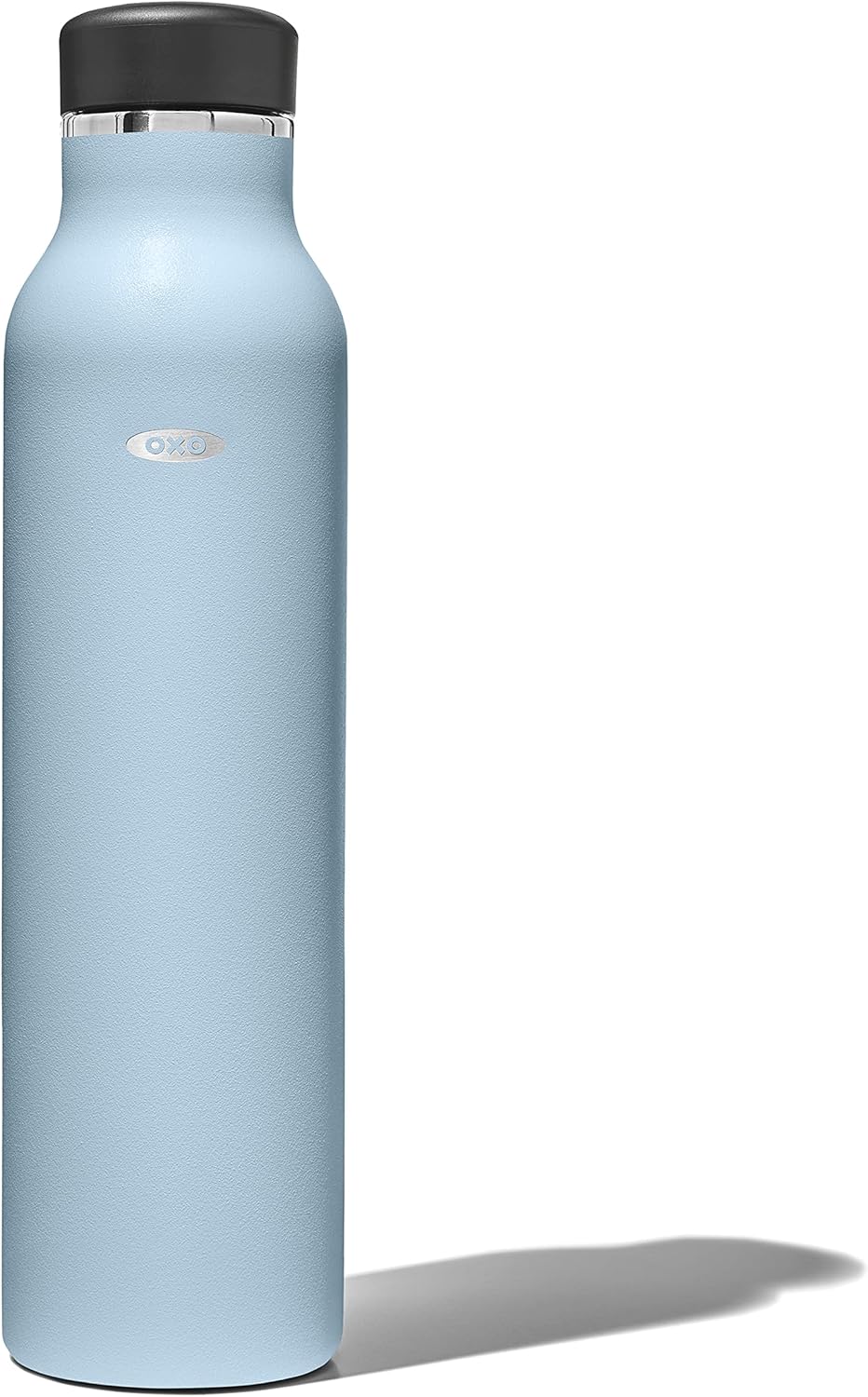 OXO Strive – Botella de agua aislada de 24 onzas con tapa estándar, color azul topacio