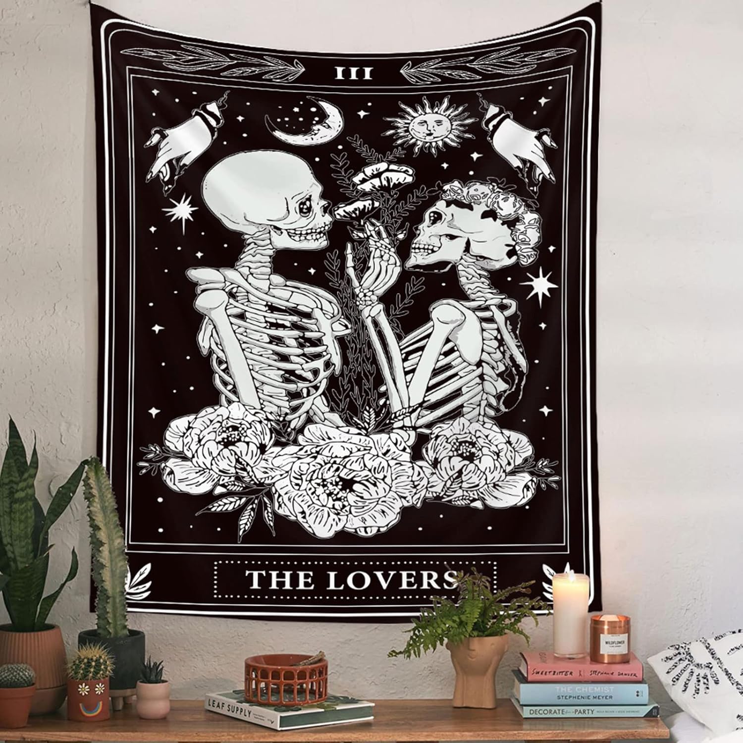 Naykow Tapices de calavera con diseño de esqueleto gótico en blanco y negro, diseño de bruja, para colgar en la pared, decoración para dormitorio,